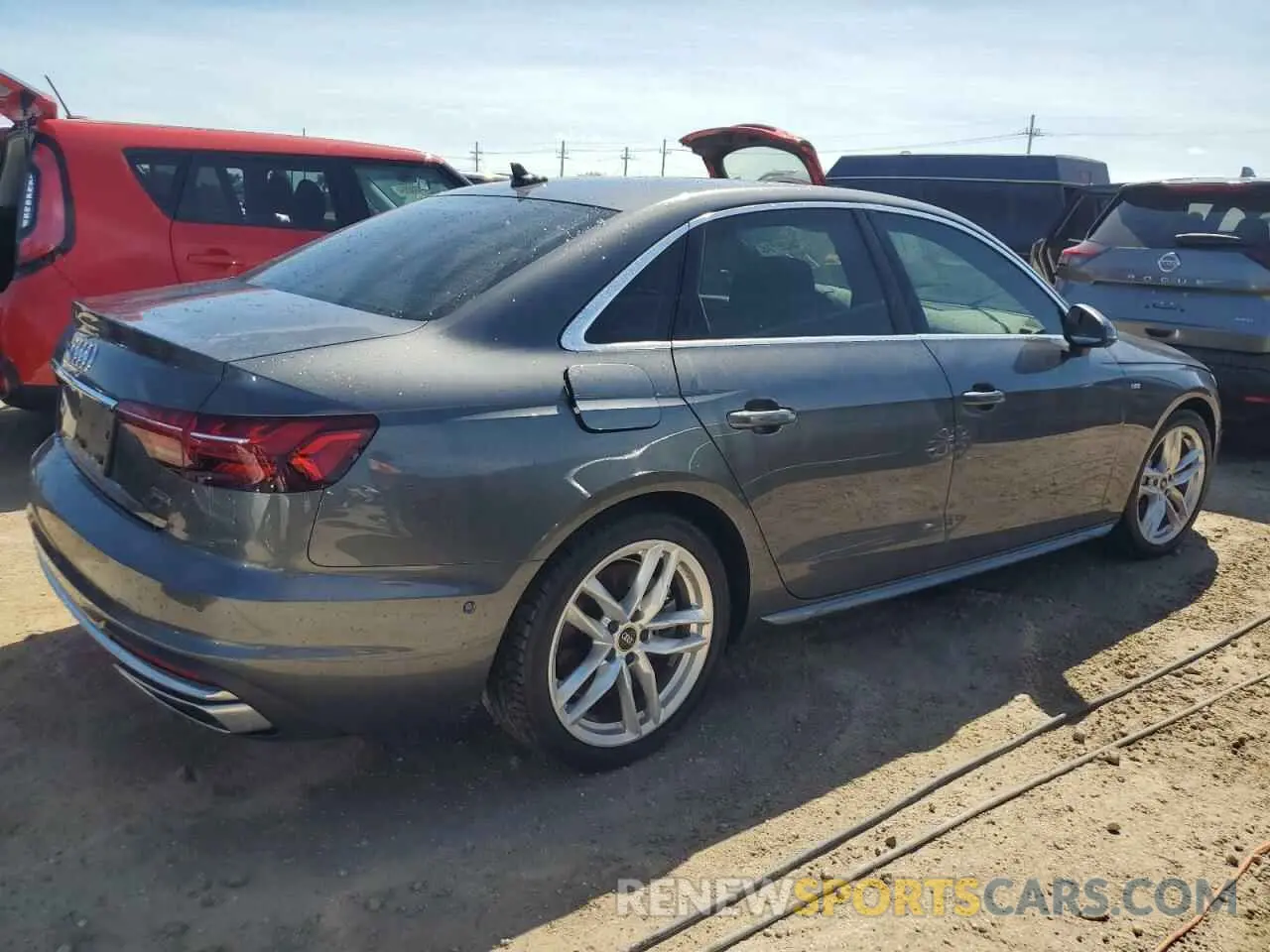 3 Фотография поврежденного автомобиля WAUFAAF49NN012632 AUDI A4 2022