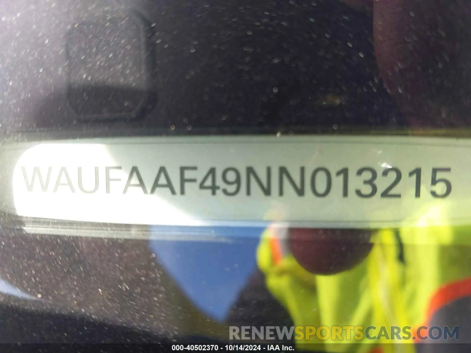 9 Фотография поврежденного автомобиля WAUFAAF49NN013215 AUDI A4 2022