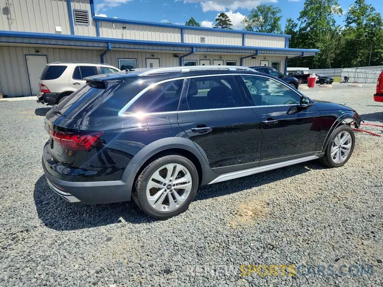 3 Фотография поврежденного автомобиля WA17AAF4XPA030472 AUDI A4 2023