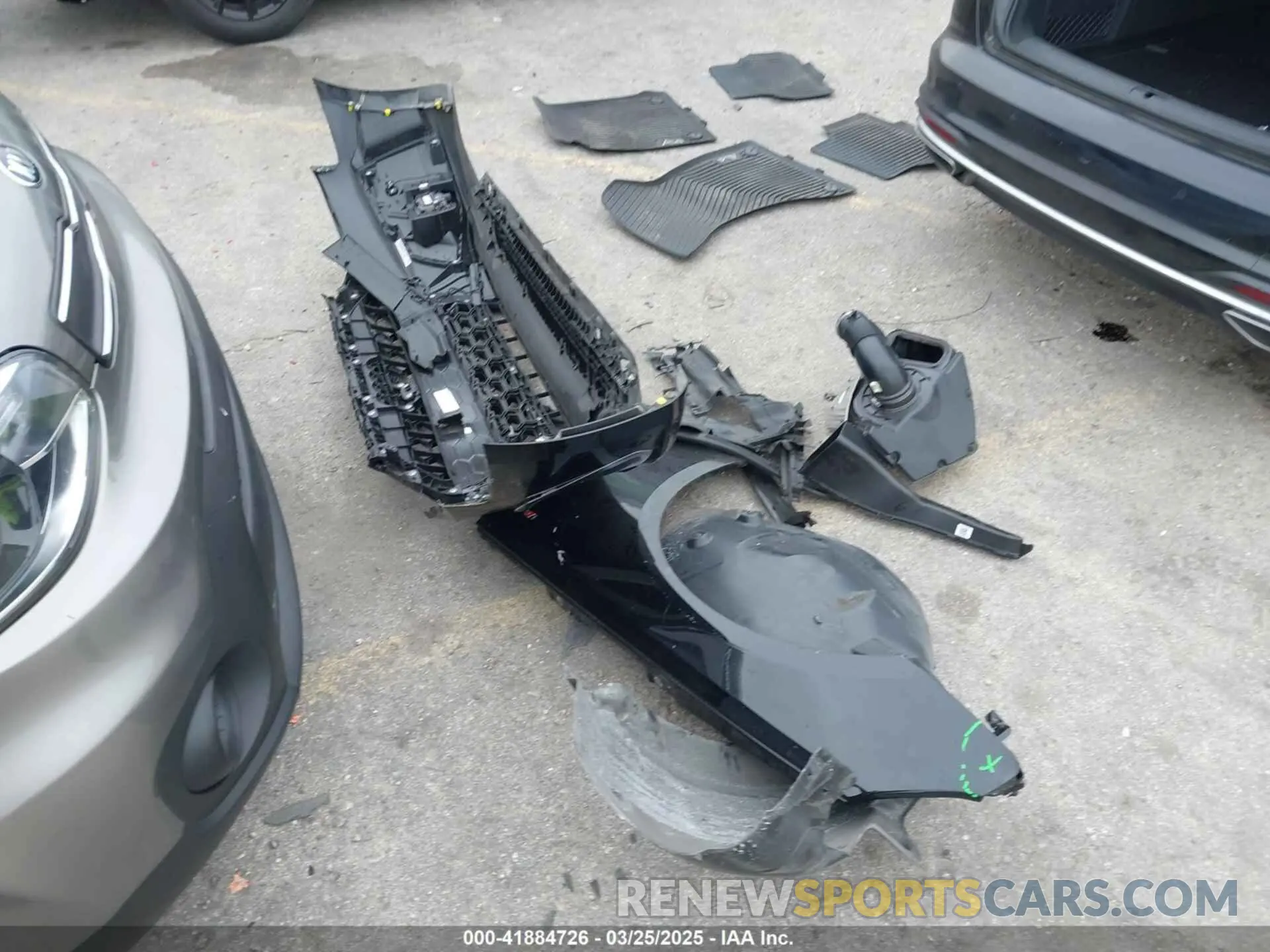 12 Фотография поврежденного автомобиля WAUEAAF41PN008380 AUDI A4 2023