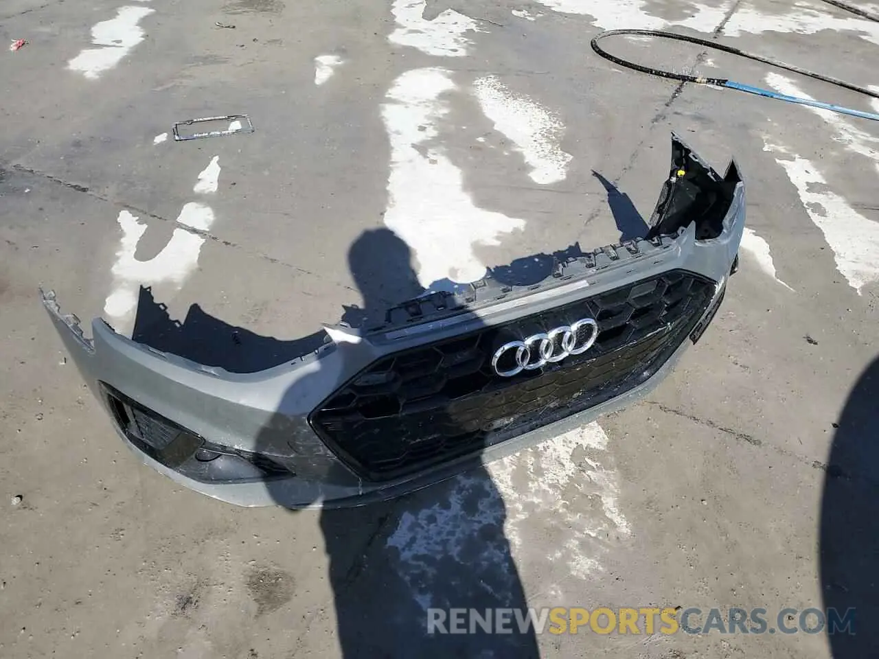 12 Фотография поврежденного автомобиля WAUEAAF45PN001979 AUDI A4 2023