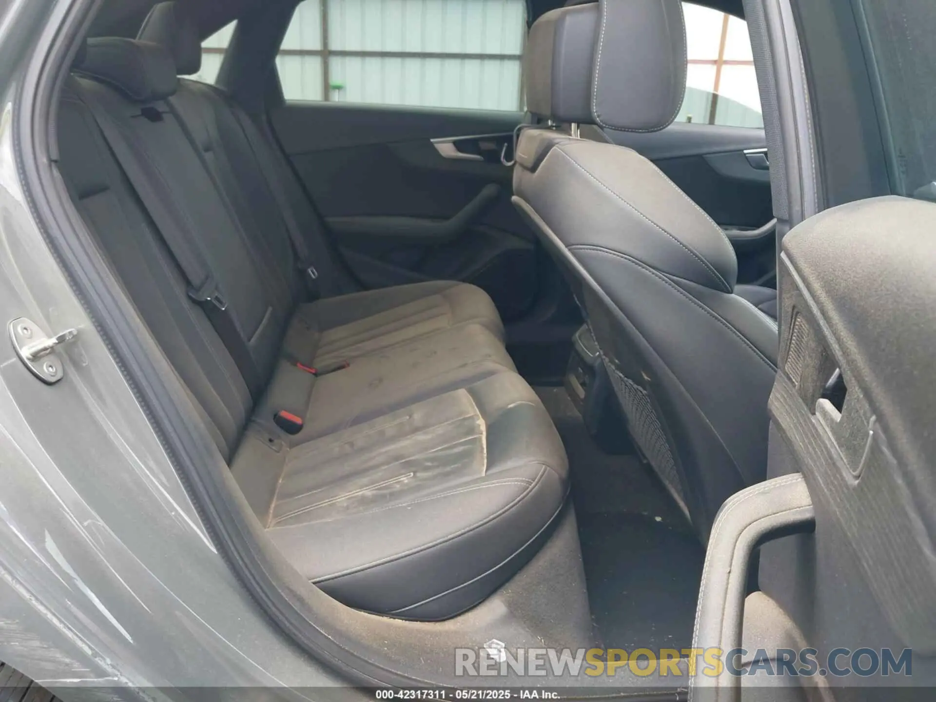 8 Фотография поврежденного автомобиля WAUEAAF45PN003120 AUDI A4 2023