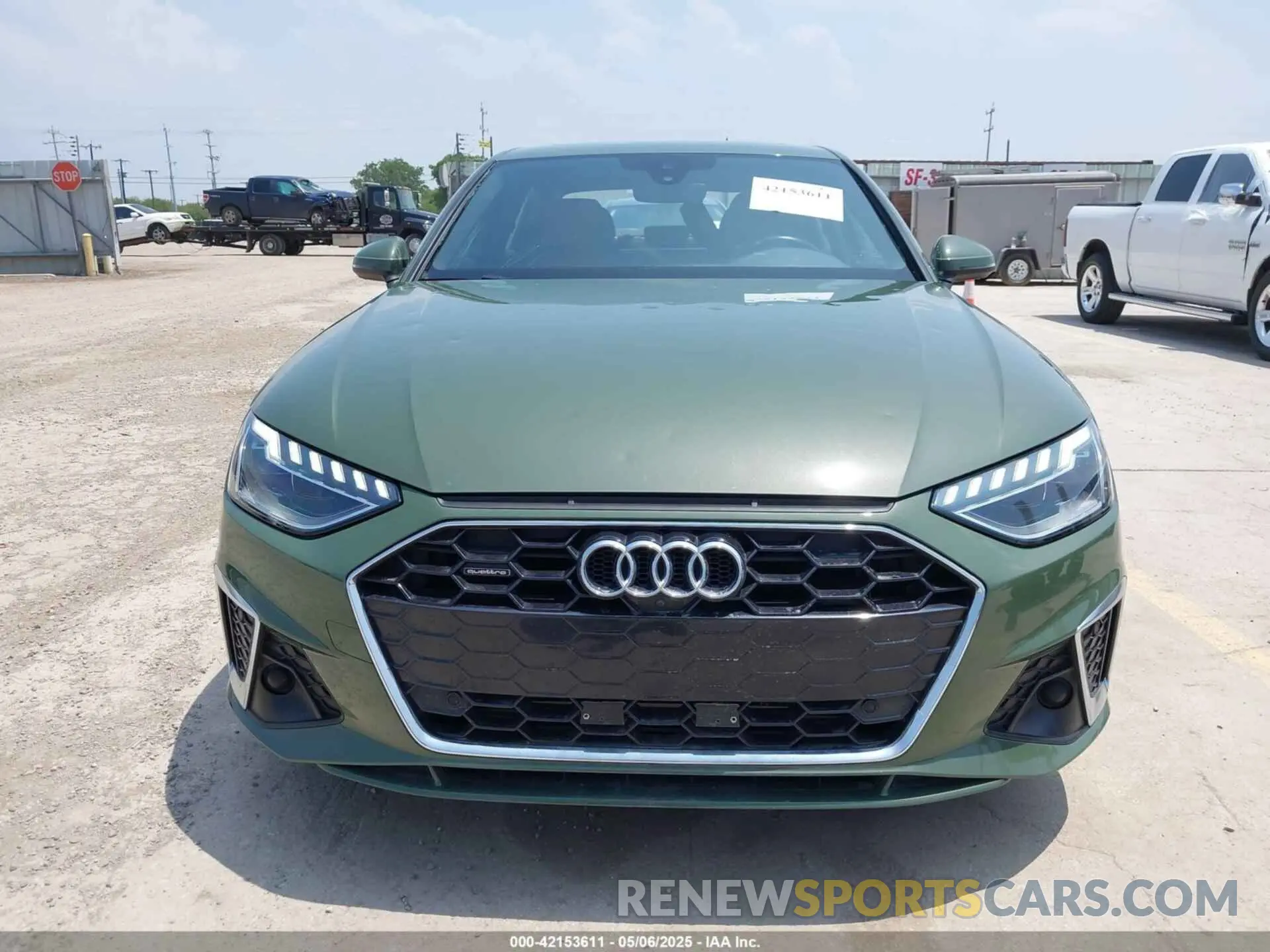 12 Фотография поврежденного автомобиля WAUEAAF45PN006549 AUDI A4 2023