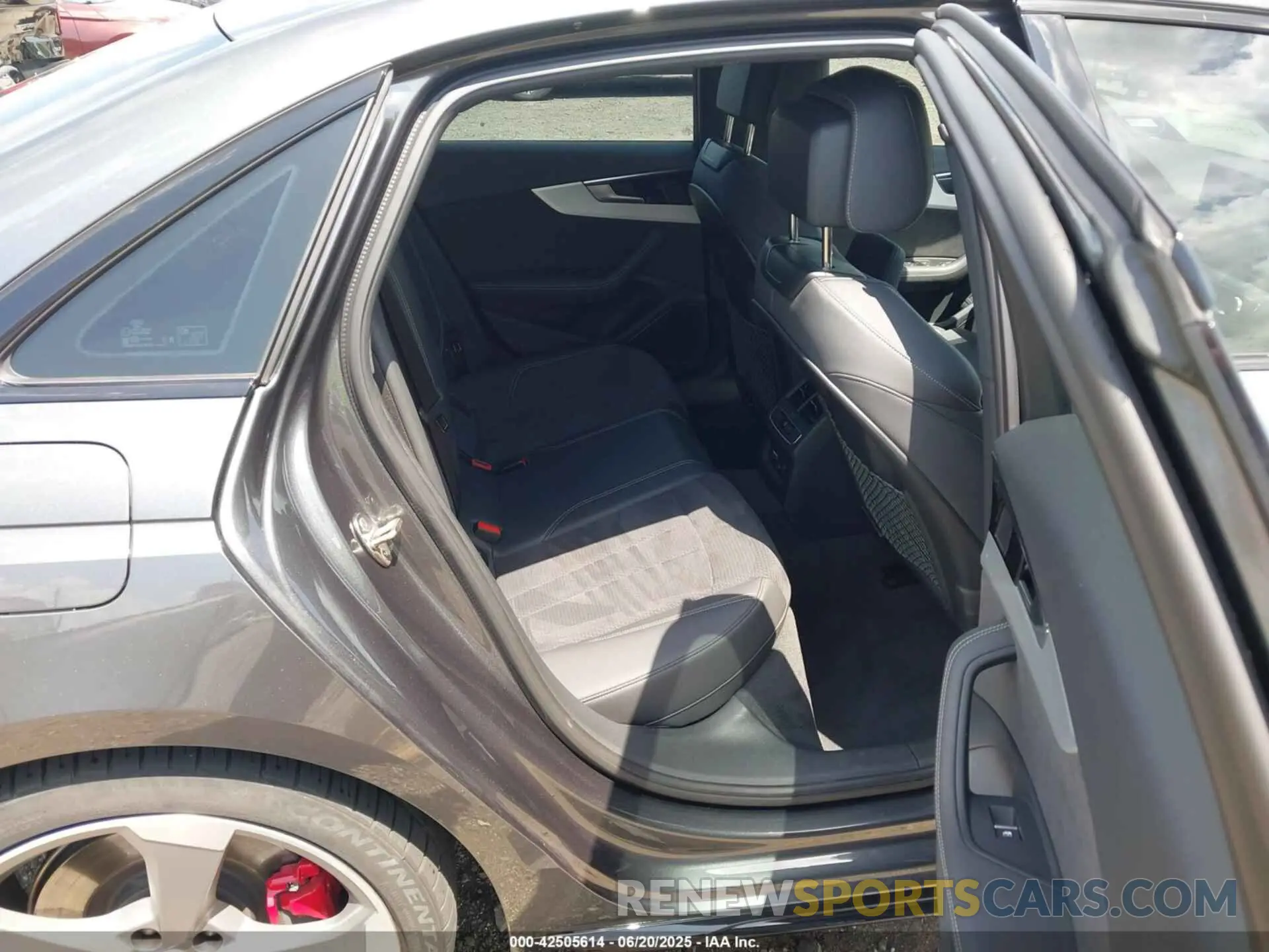 8 Фотография поврежденного автомобиля WAUEAAF46PA015784 AUDI A4 2023