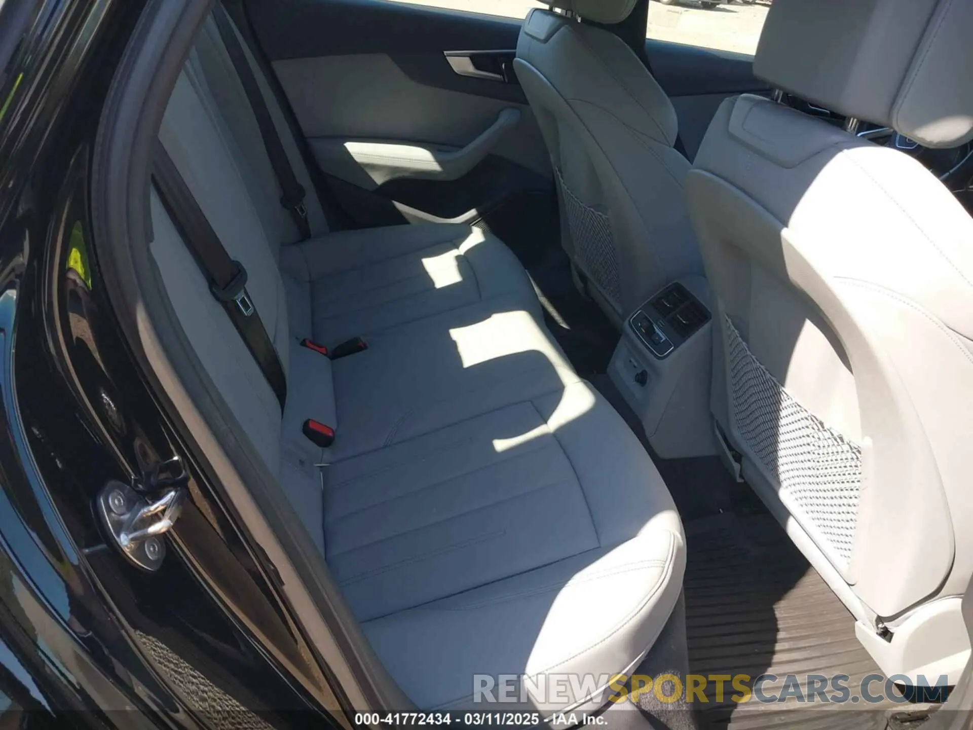 8 Фотография поврежденного автомобиля WAUEAAF49PA001586 AUDI A4 2023