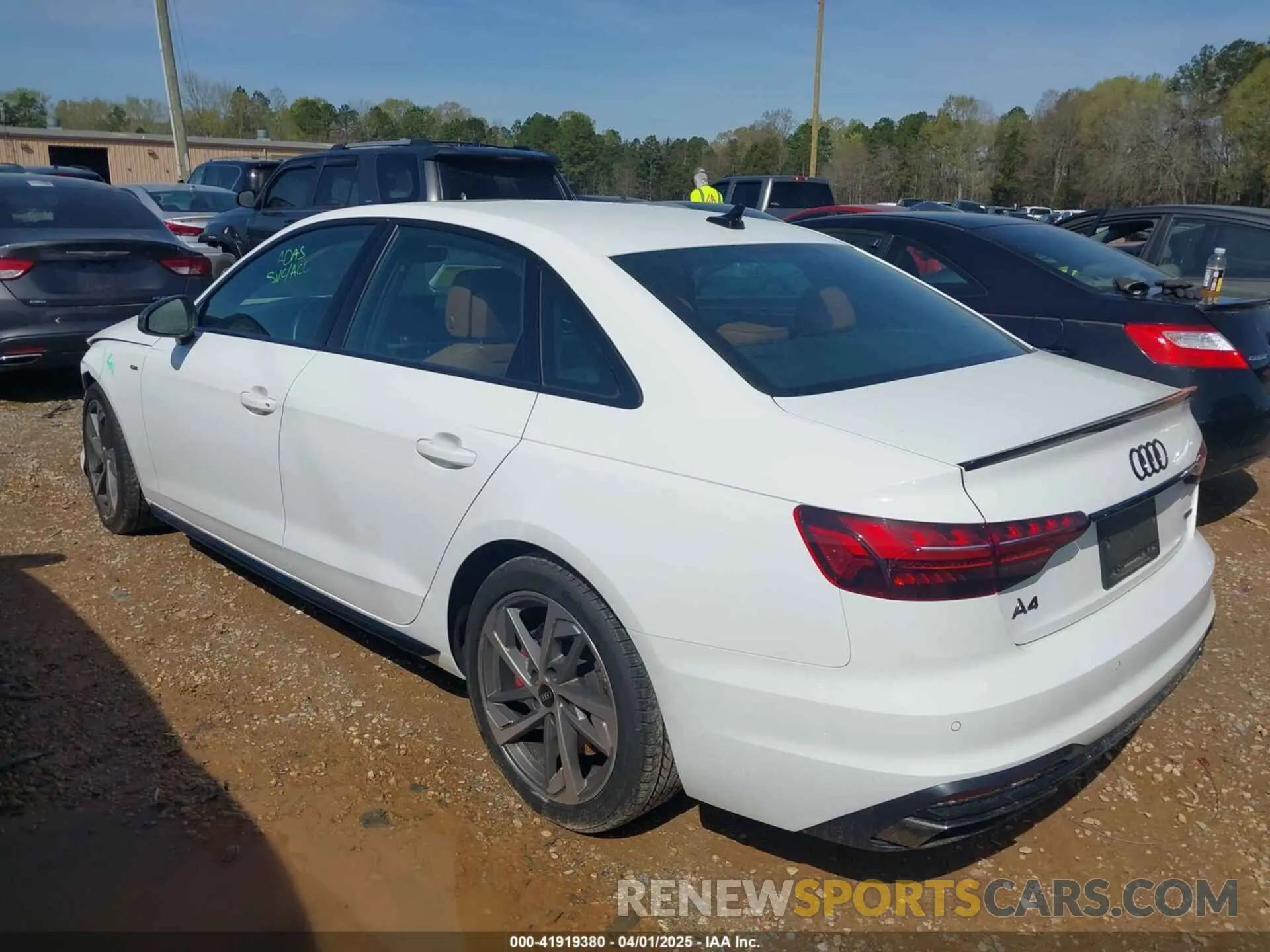 3 Фотография поврежденного автомобиля WAUEAAF49PA026939 AUDI A4 2023