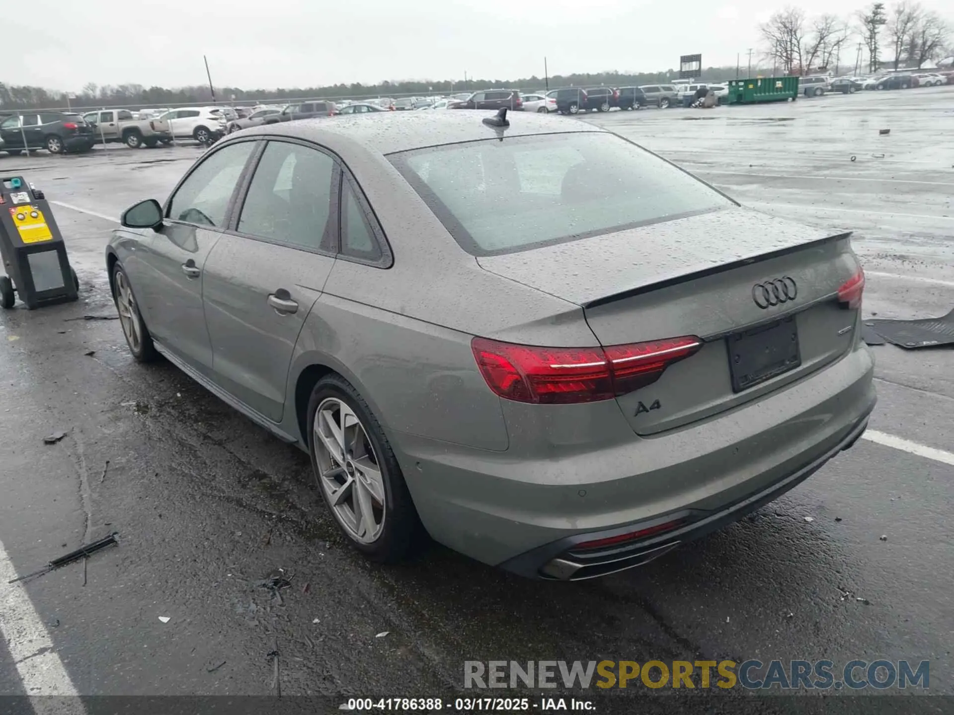 3 Фотография поврежденного автомобиля WAUFAAF49PA053062 AUDI A4 2023