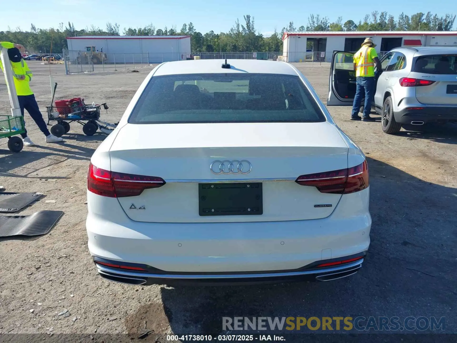 16 Фотография поврежденного автомобиля WAUDAAF49RN001904 AUDI A4 2024