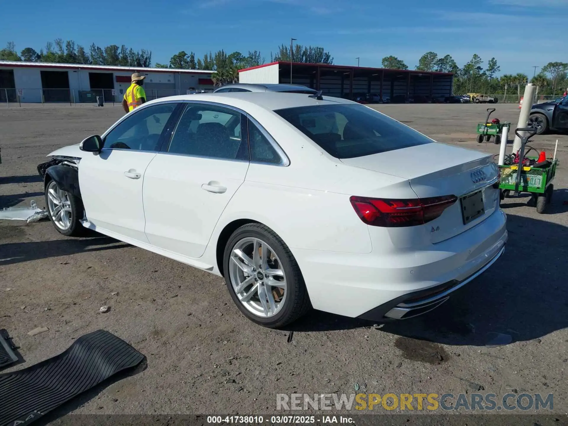 3 Фотография поврежденного автомобиля WAUDAAF49RN001904 AUDI A4 2024