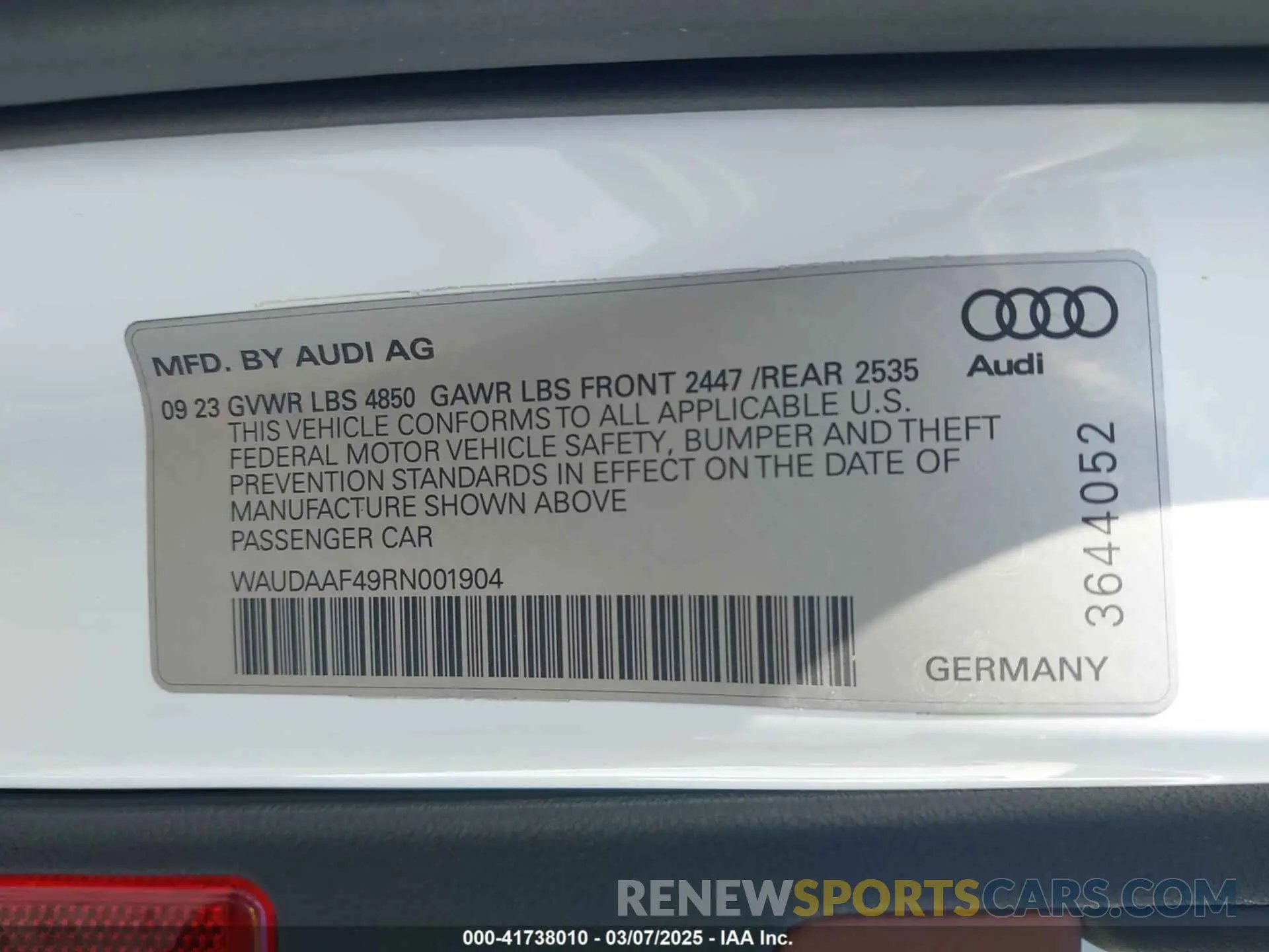 9 Фотография поврежденного автомобиля WAUDAAF49RN001904 AUDI A4 2024