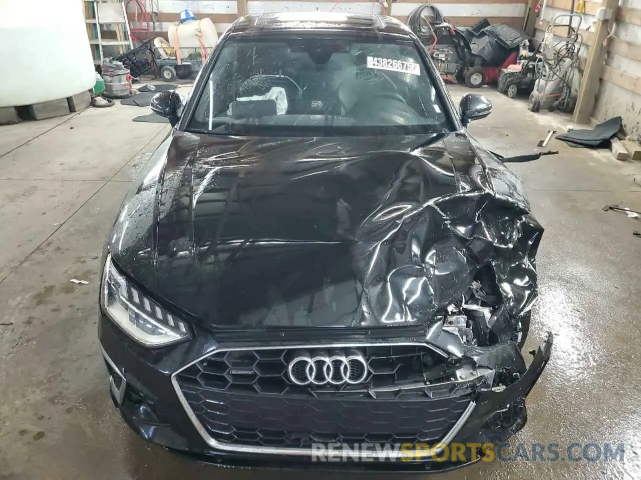 5 Фотография поврежденного автомобиля WAUEAAF41RN005921 AUDI A4 2024
