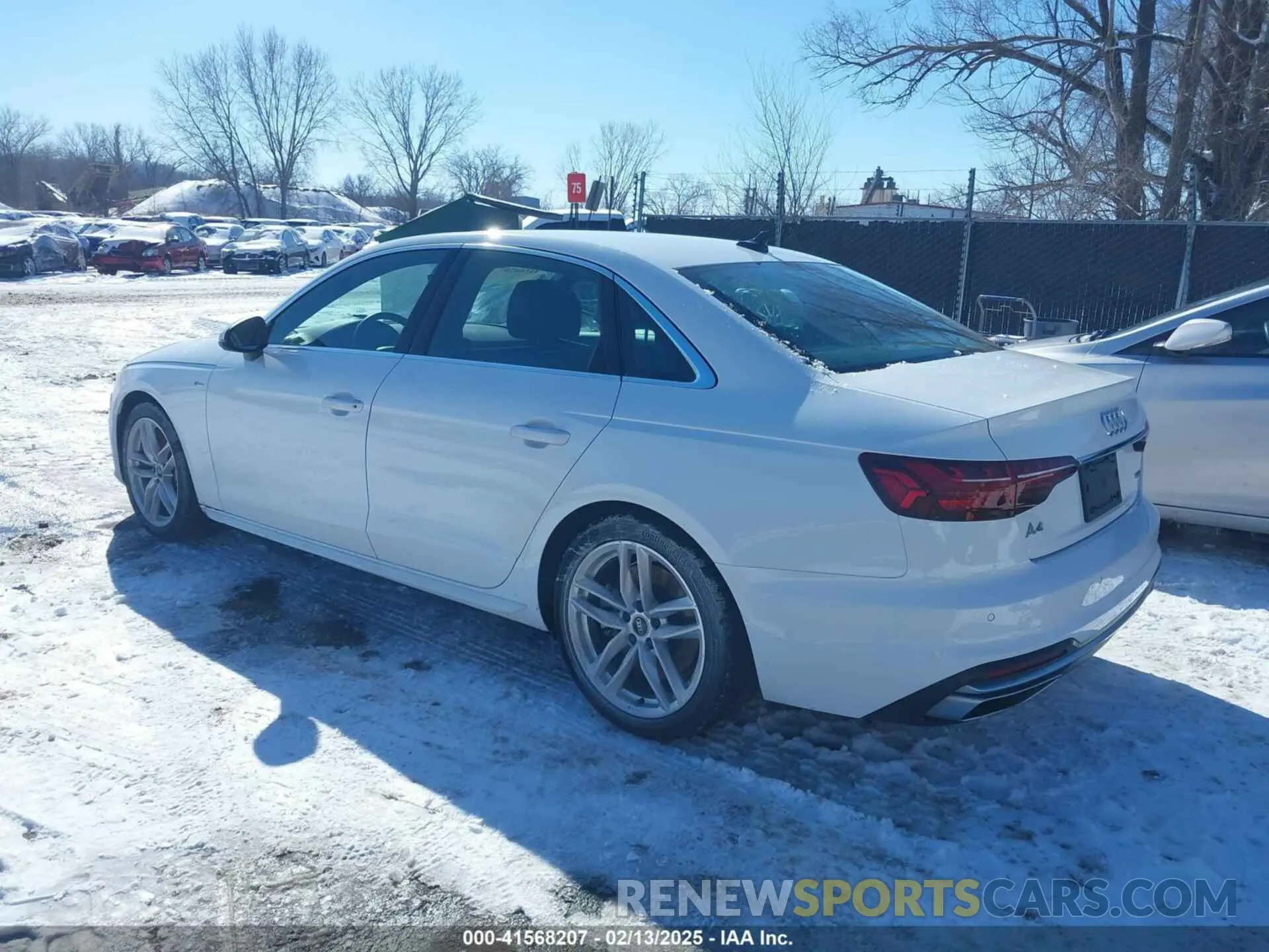 3 Фотография поврежденного автомобиля WAUEAAF44RN006061 AUDI A4 2024
