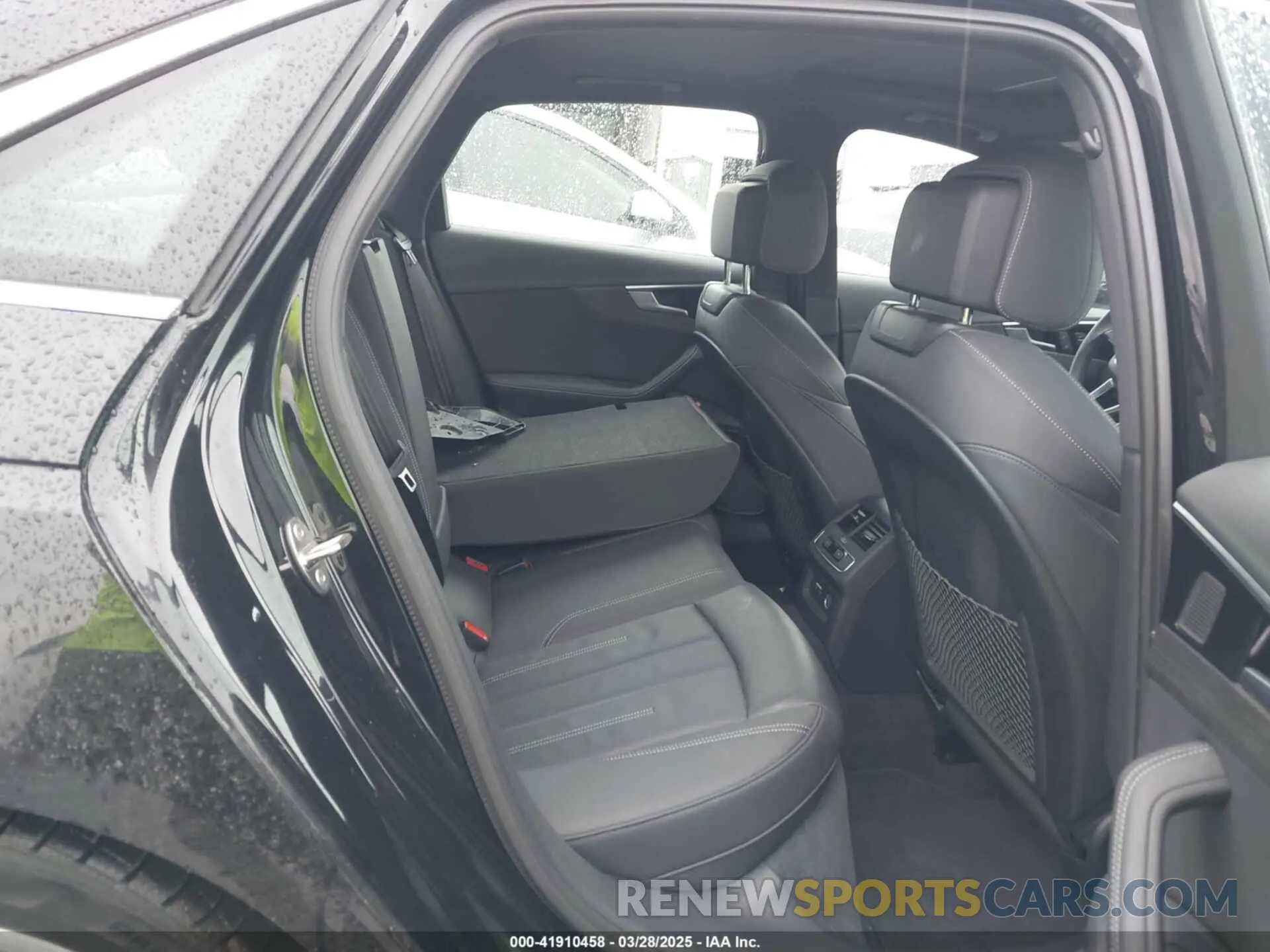 8 Фотография поврежденного автомобиля WAUEAAF45RN010152 AUDI A4 2024