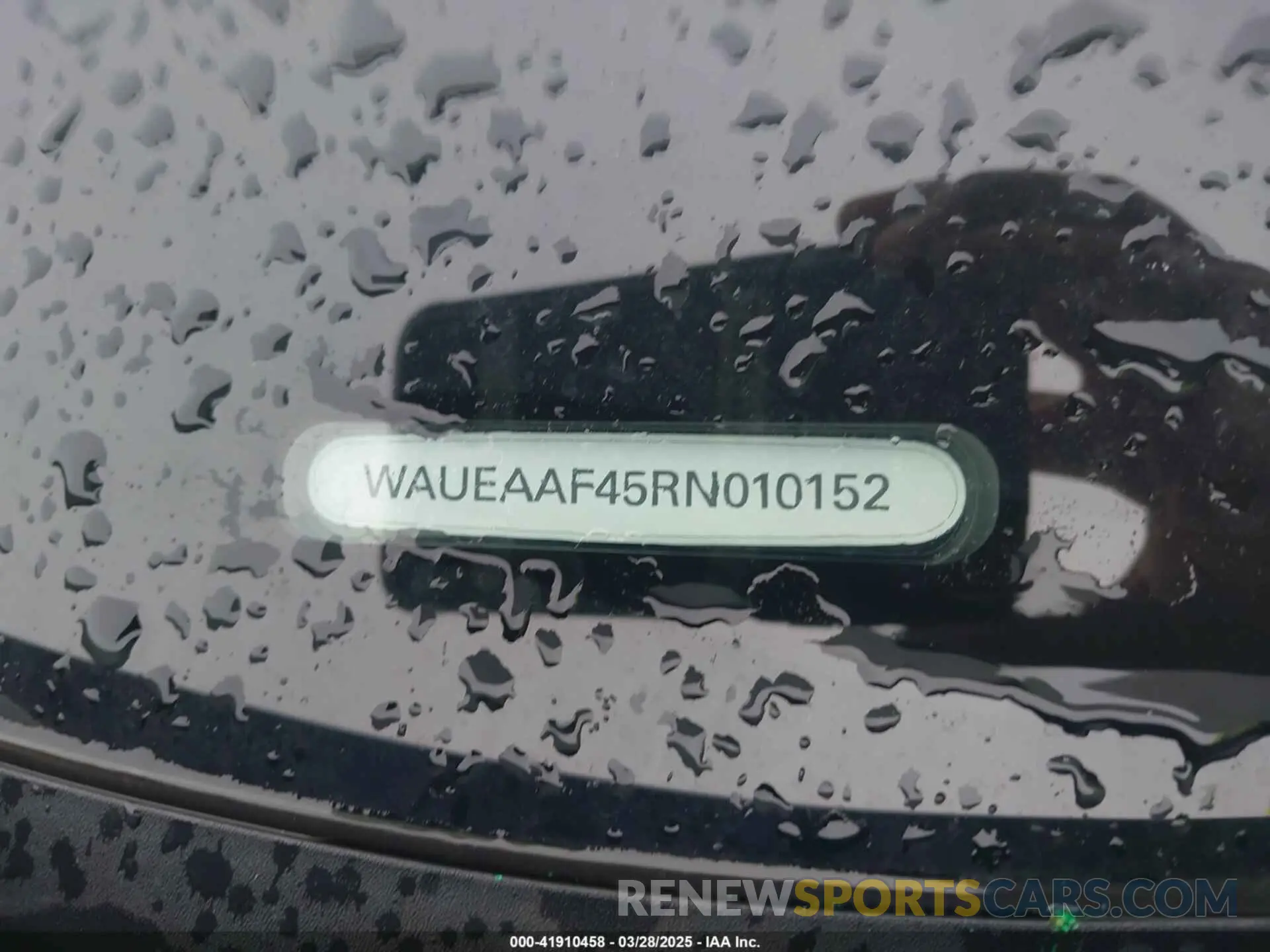 9 Фотография поврежденного автомобиля WAUEAAF45RN010152 AUDI A4 2024