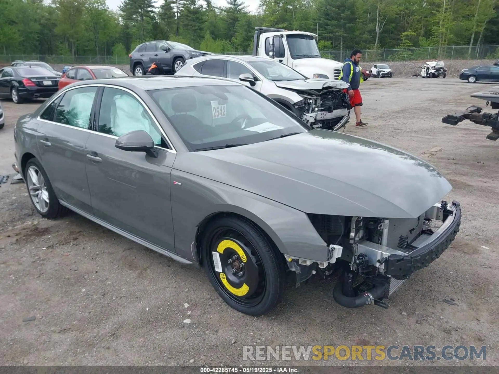 1 Фотография поврежденного автомобиля WAUEAAF47RN006071 AUDI A4 2024