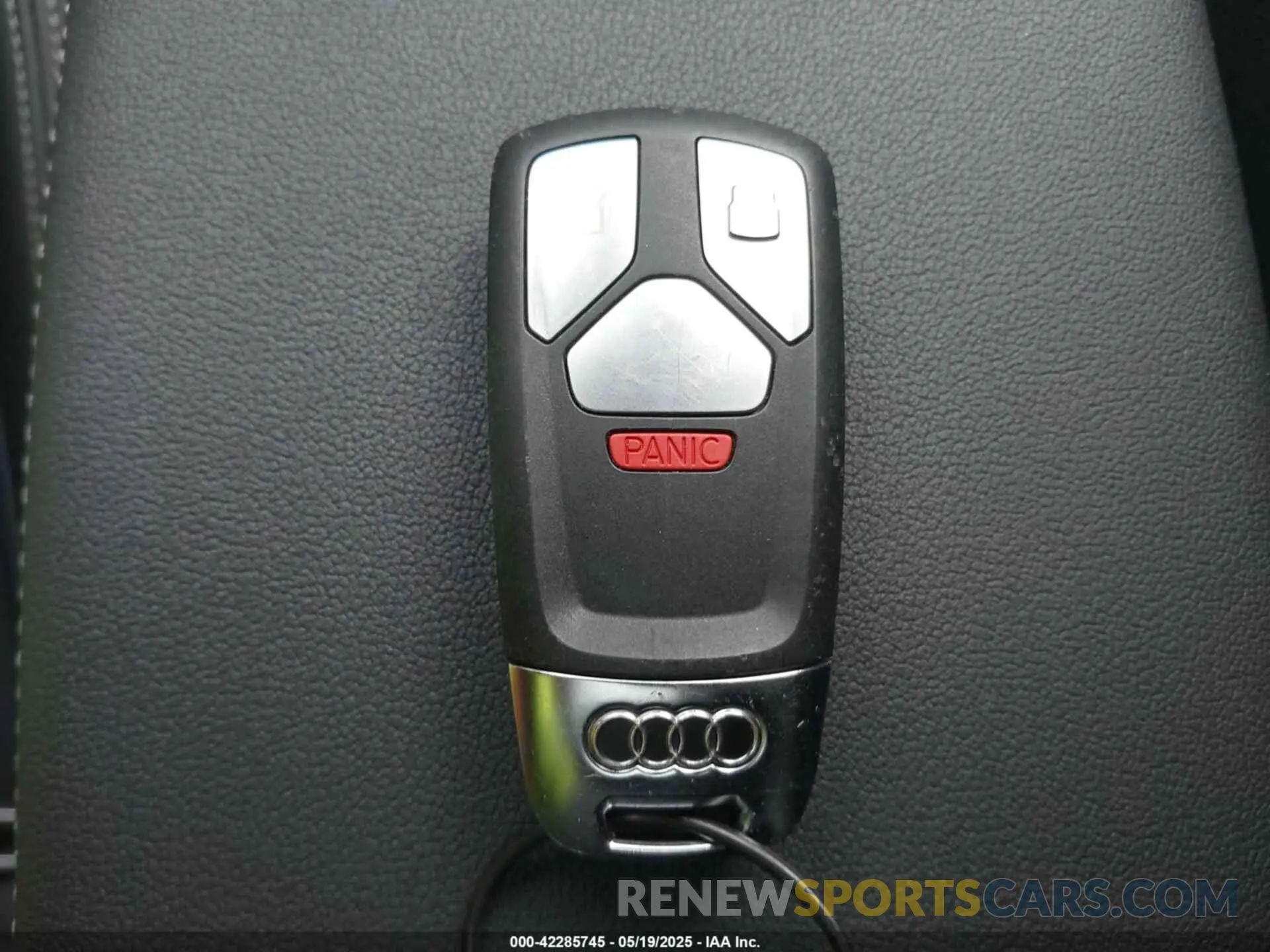 11 Фотография поврежденного автомобиля WAUEAAF47RN006071 AUDI A4 2024