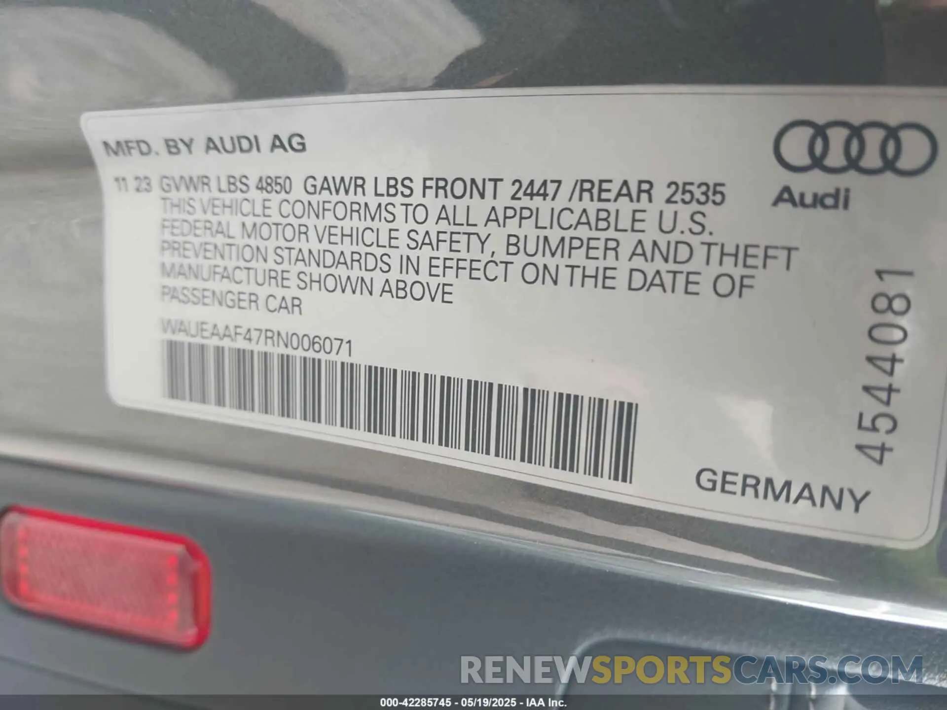 9 Фотография поврежденного автомобиля WAUEAAF47RN006071 AUDI A4 2024