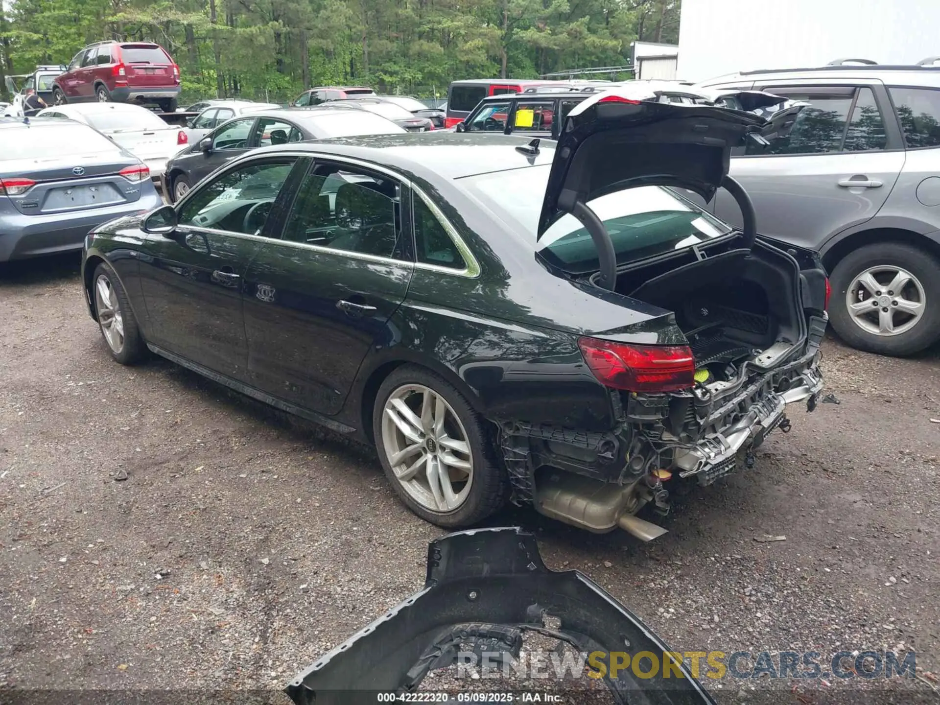 3 Фотография поврежденного автомобиля WAUEAAF47RN015613 AUDI A4 2024