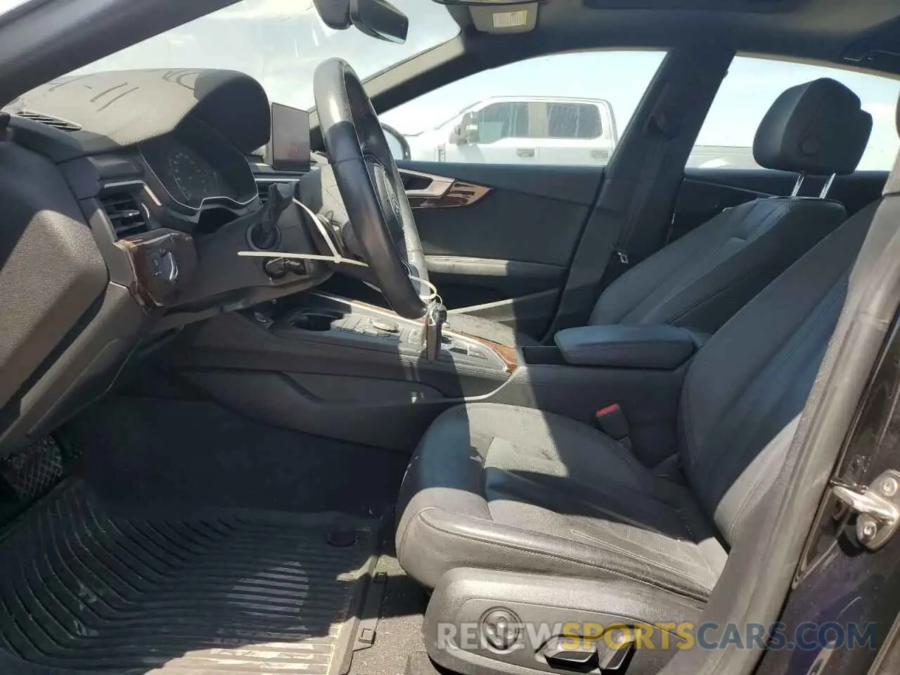 7 Photograph of a damaged car WAUANCF53KA051190 AUDI A5 2019