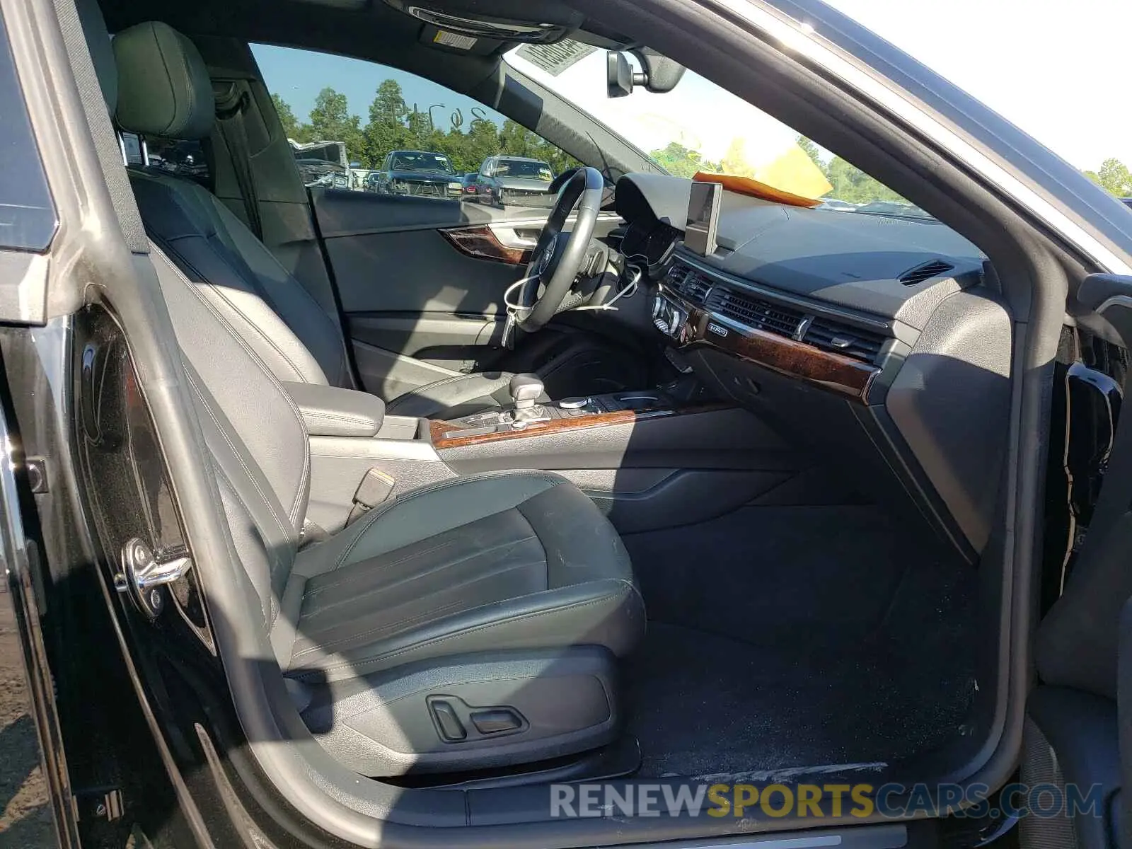 4 Photograph of a damaged car WAUANCF53KA055837 AUDI A5 2019