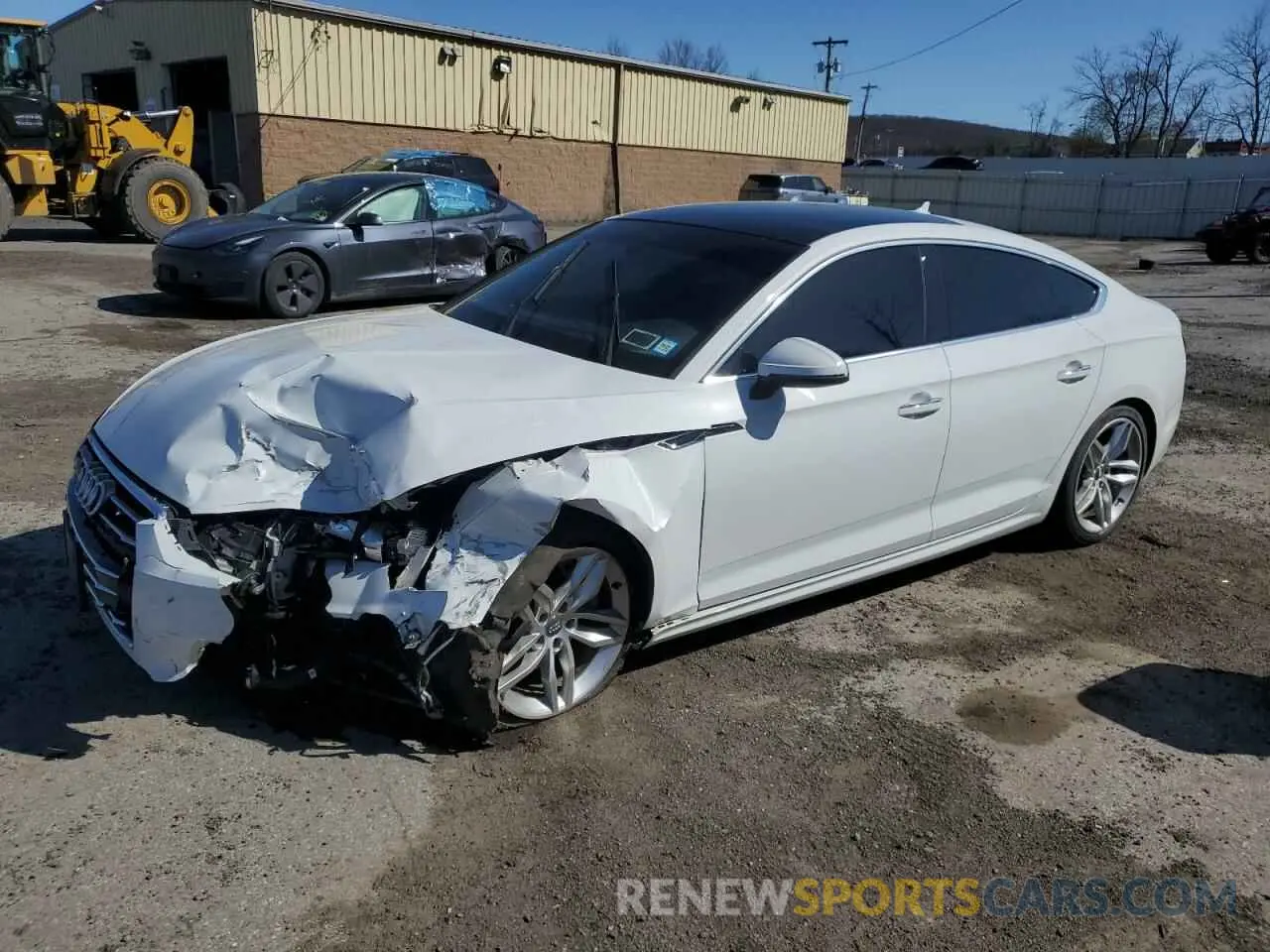1 Фотография поврежденного автомобиля WAUANCF57KA044405 AUDI A5 2019