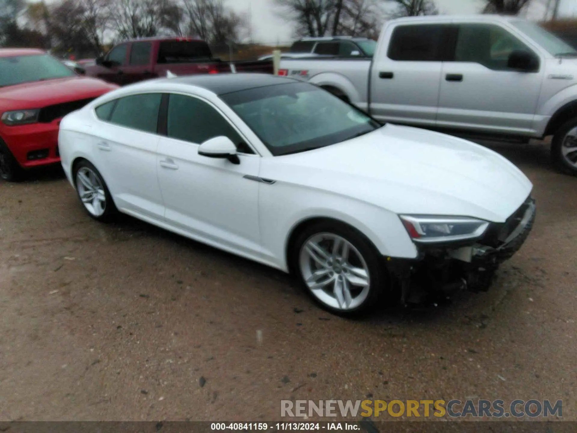 1 Photograph of a damaged car WAUANCF5XKA060551 AUDI A5 2019