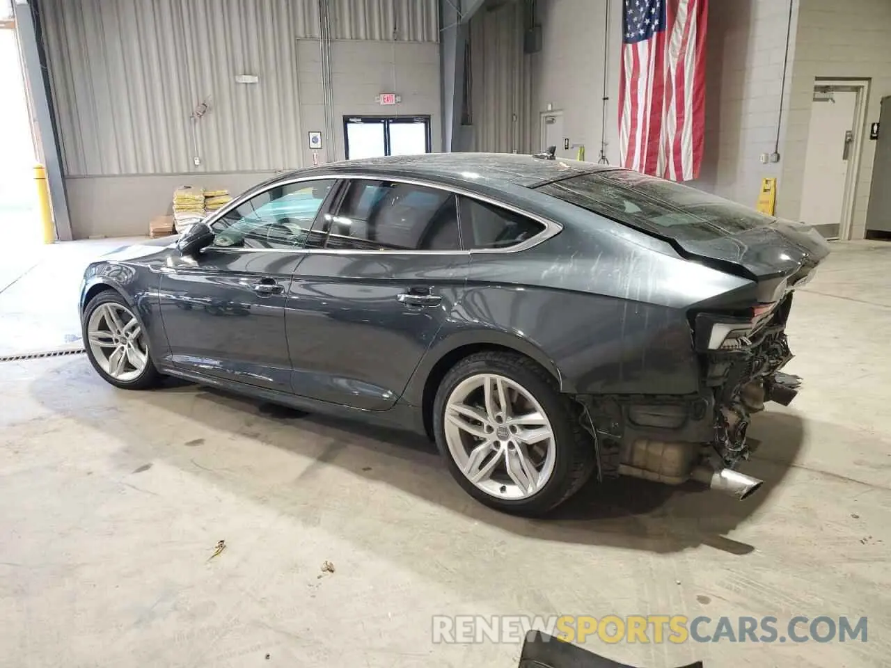2 Фотография поврежденного автомобиля WAUBNCF55KA077908 AUDI A5 2019