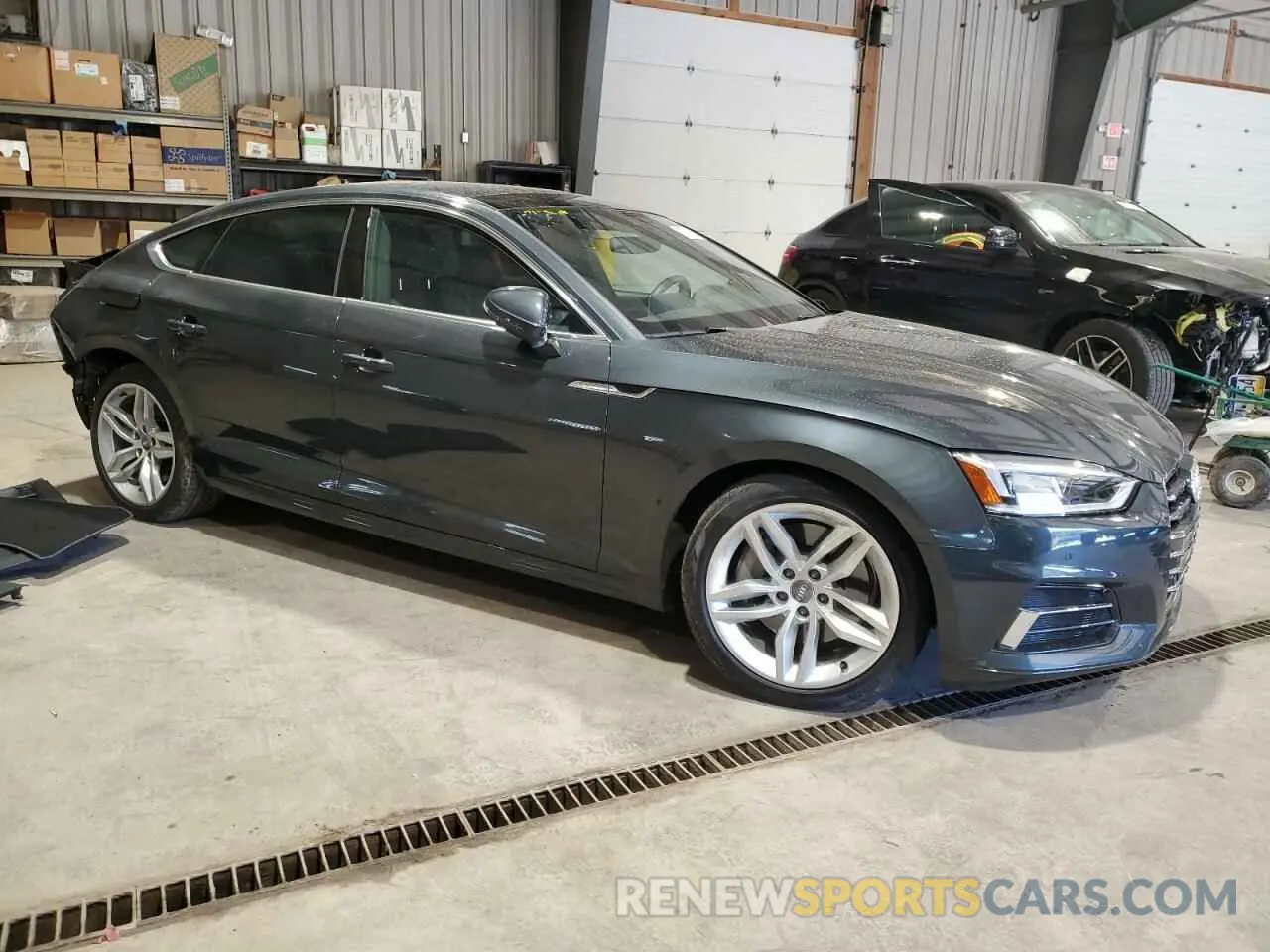 4 Фотография поврежденного автомобиля WAUBNCF55KA077908 AUDI A5 2019