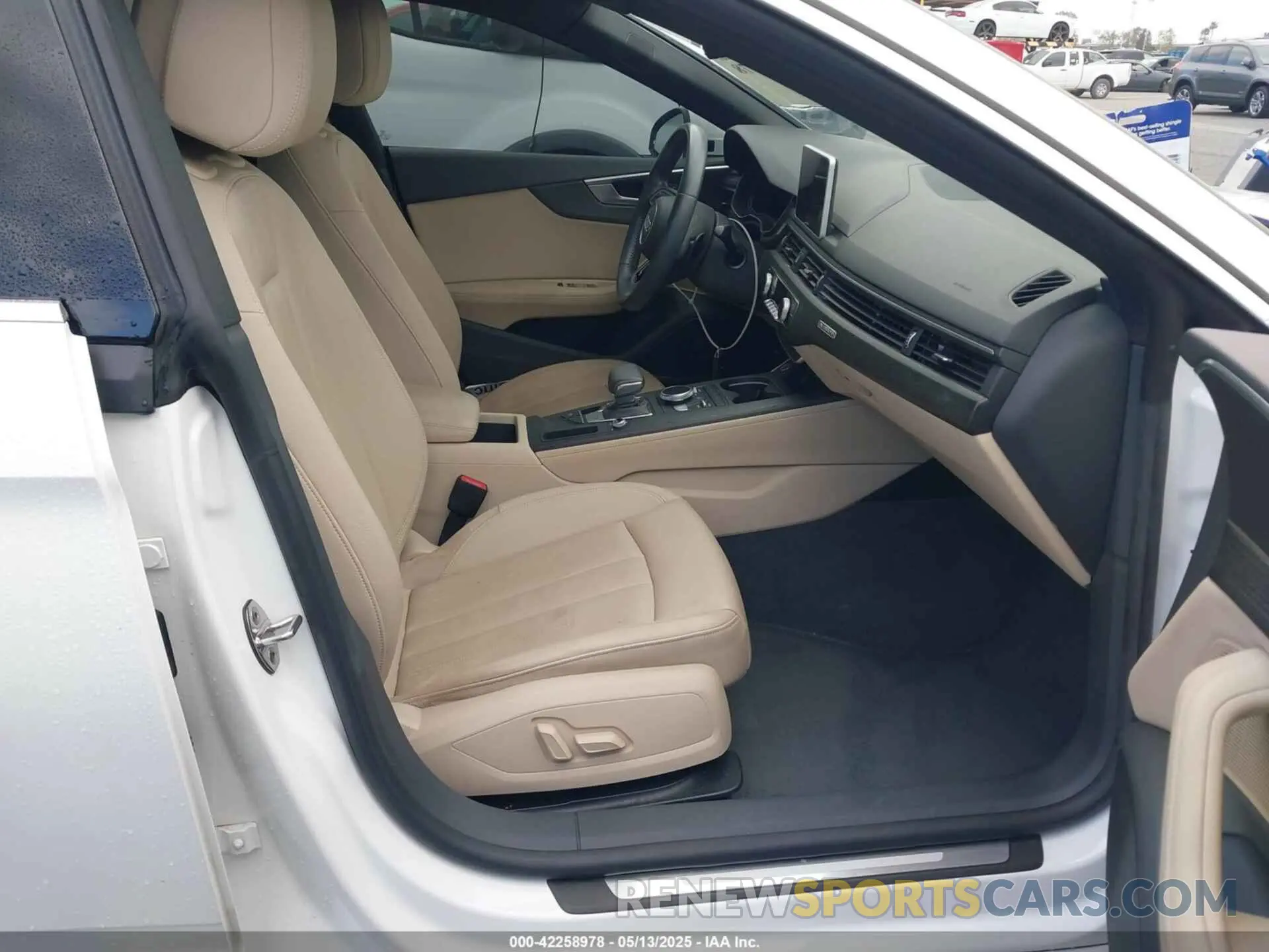 5 Фотография поврежденного автомобиля WAUBNCF58KA091561 AUDI A5 2019
