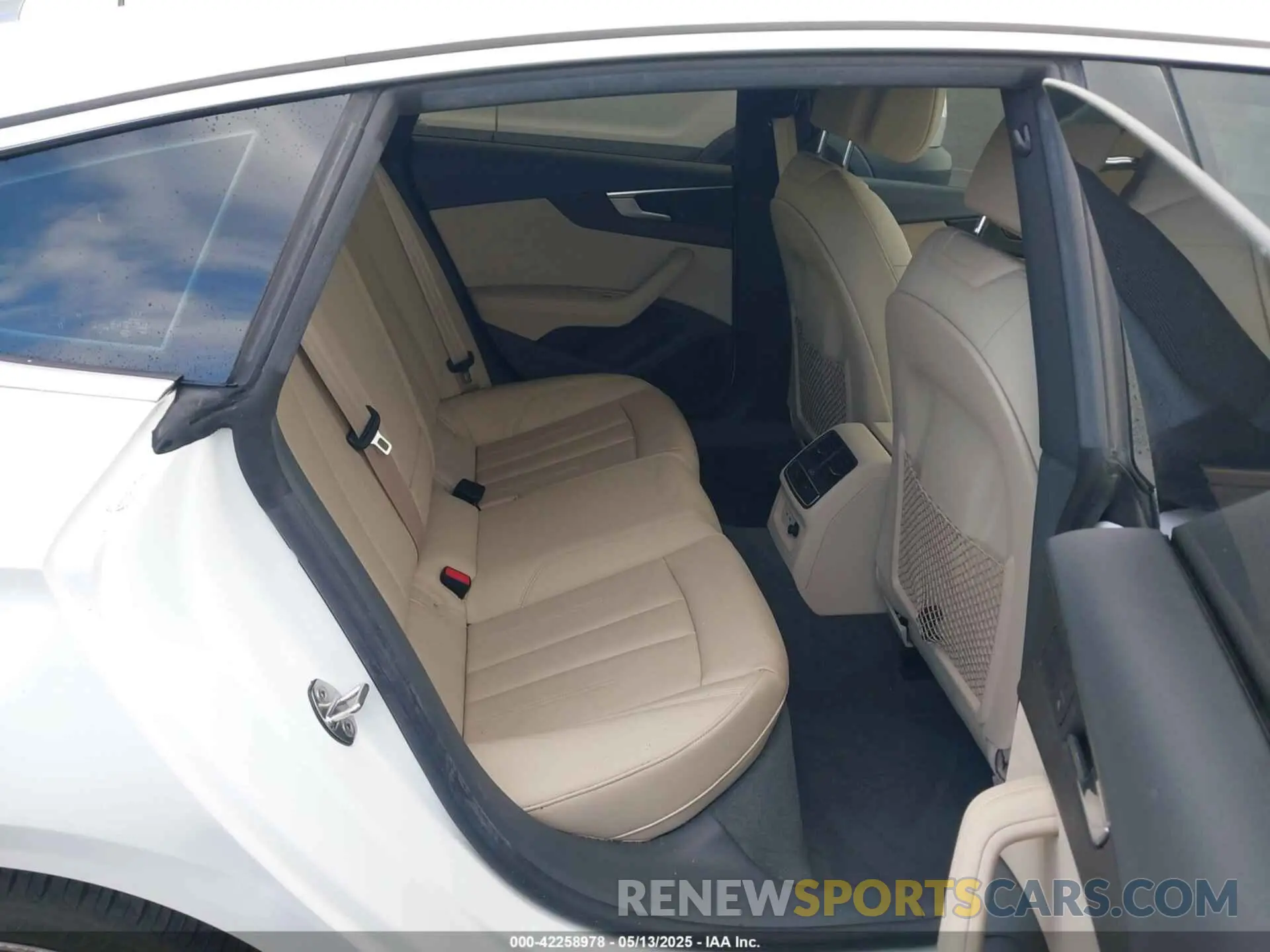 8 Фотография поврежденного автомобиля WAUBNCF58KA091561 AUDI A5 2019