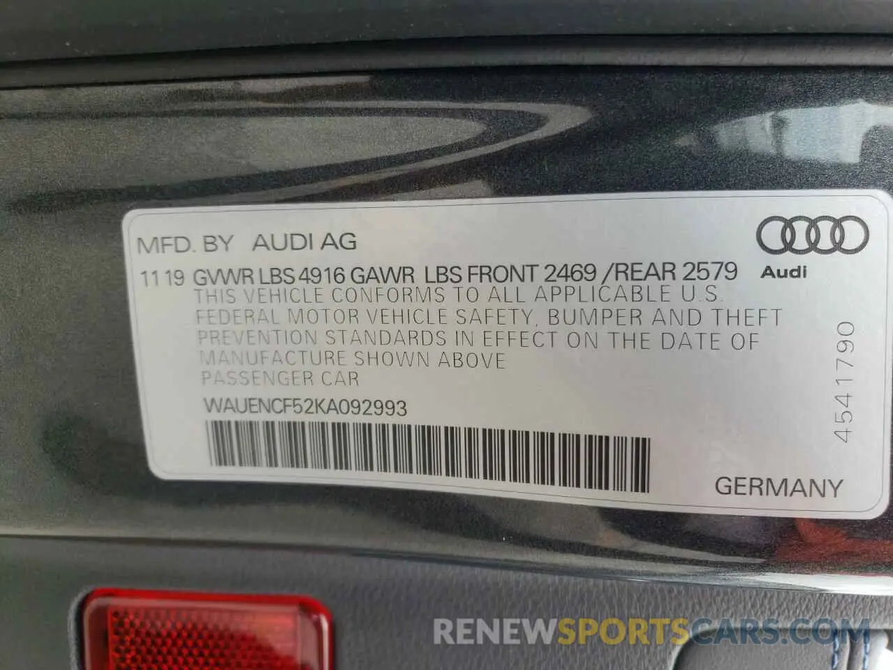10 Photograph of a damaged car WAUENCF52KA092993 AUDI A5 2019