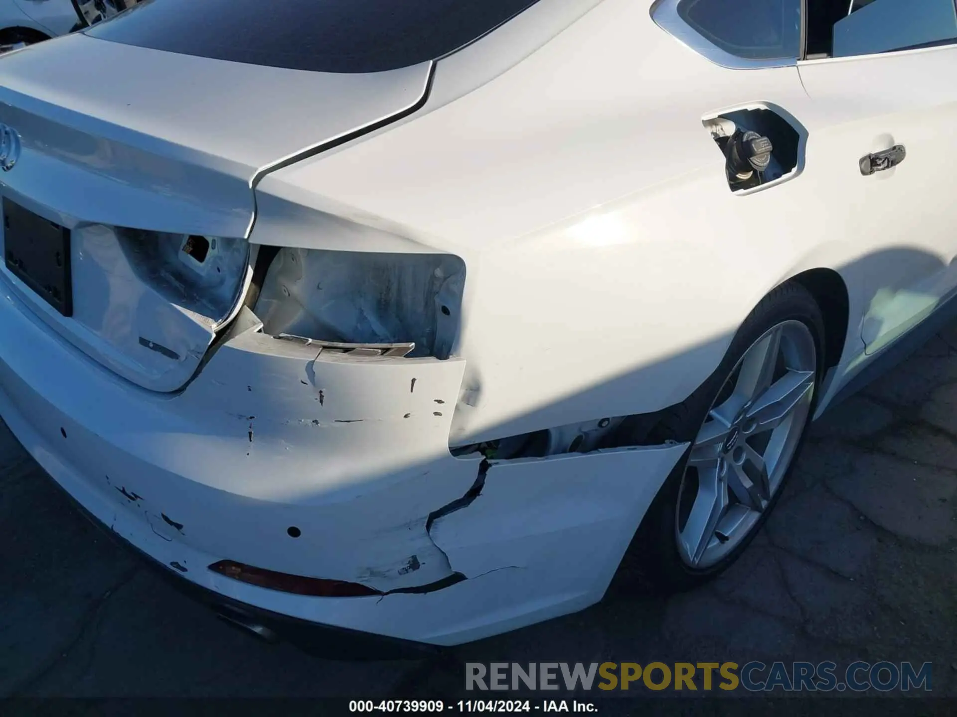 5 Photograph of a damaged car WAUENCF55KA091952 AUDI A5 2019
