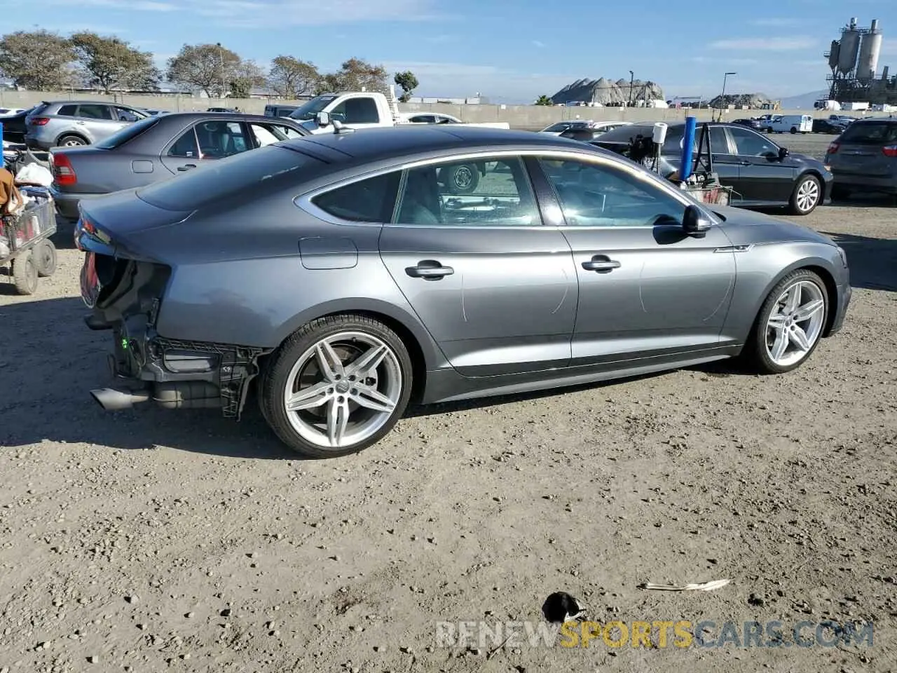 3 Фотография поврежденного автомобиля WAUENCF56KA016306 AUDI A5 2019