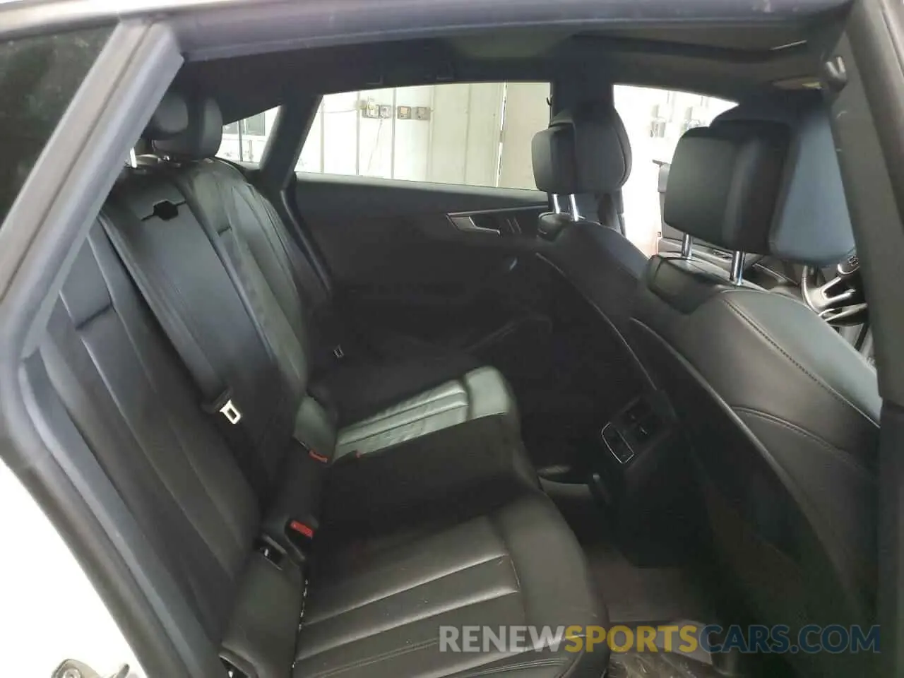 10 Фотография поврежденного автомобиля WAUENCF57KA037892 AUDI A5 2019