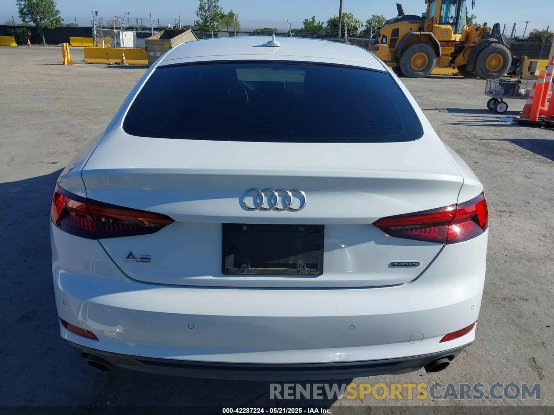 17 Фотография поврежденного автомобиля WAUENCF58KA007848 AUDI A5 2019