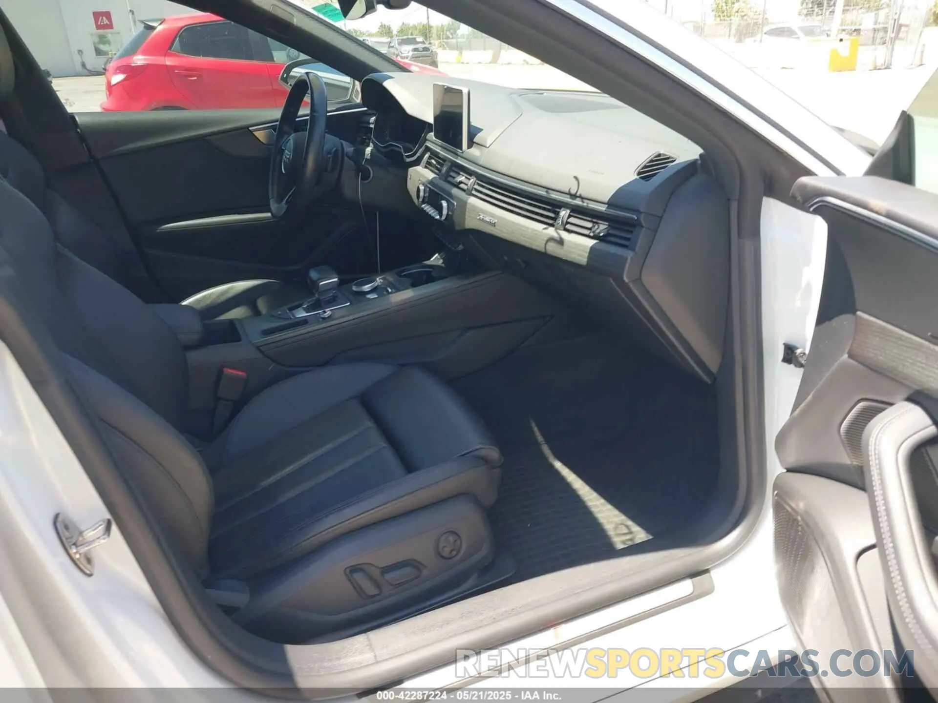 5 Фотография поврежденного автомобиля WAUENCF58KA007848 AUDI A5 2019