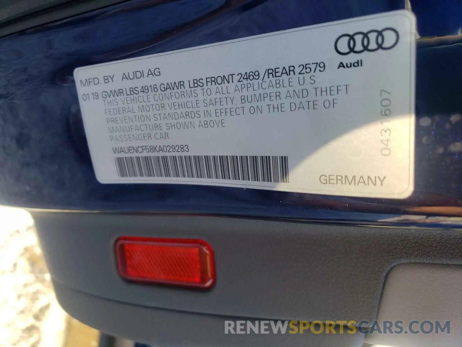 10 Photograph of a damaged car WAUENCF58KA029283 AUDI A5 2019