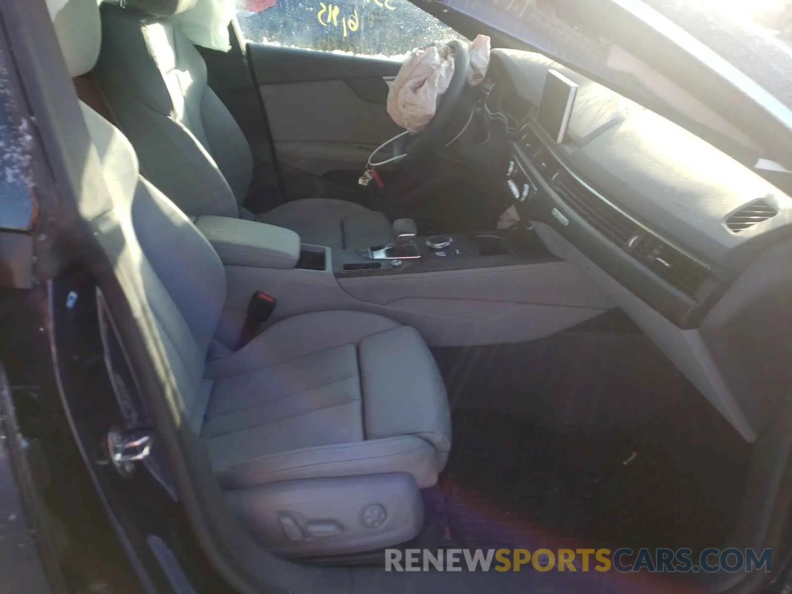 5 Photograph of a damaged car WAUENCF58KA029283 AUDI A5 2019