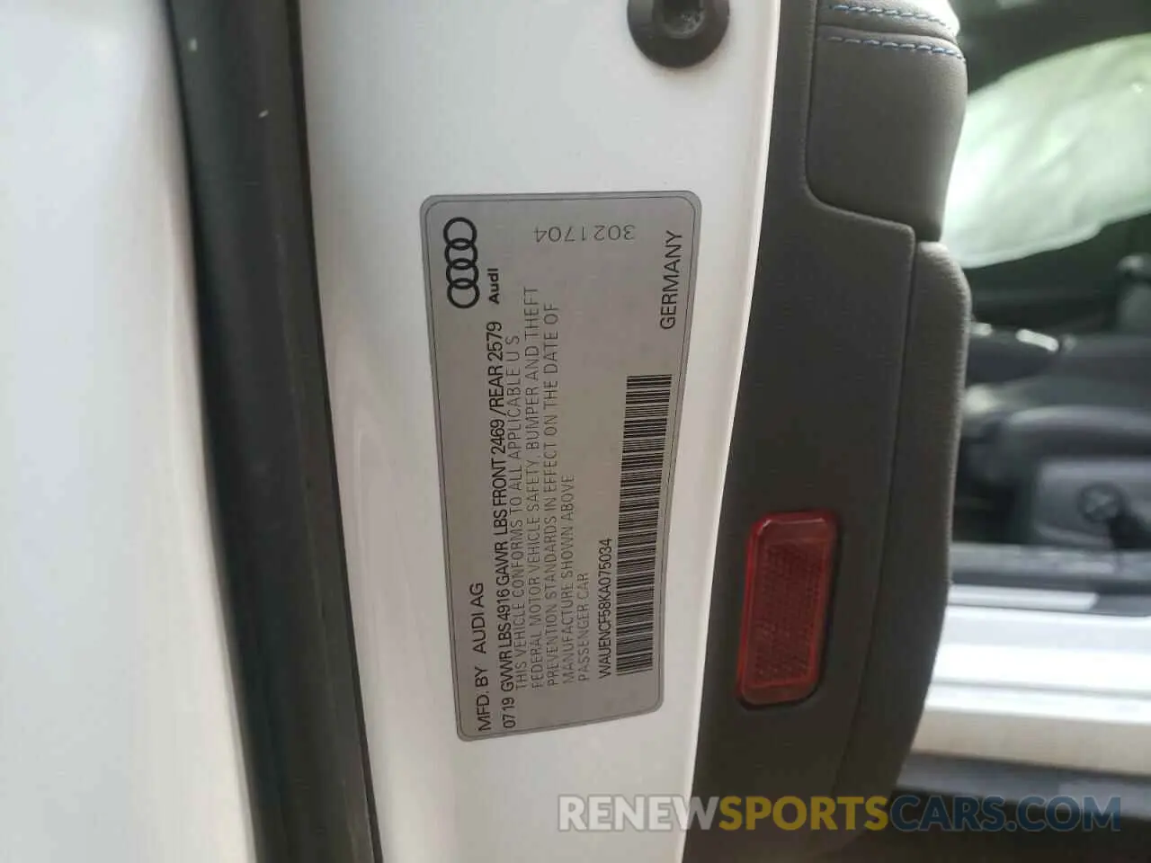 10 Photograph of a damaged car WAUENCF58KA075034 AUDI A5 2019