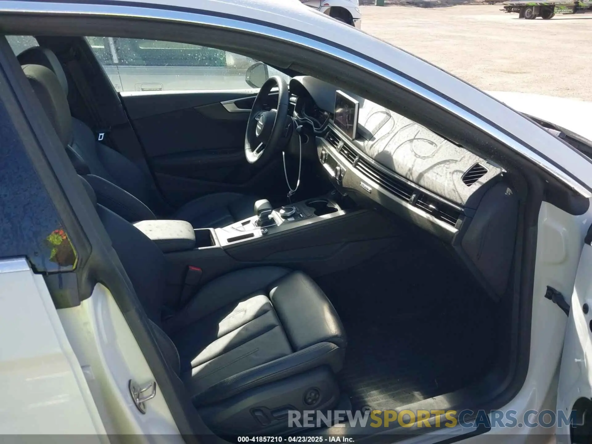 5 Photograph of a damaged car WAUENCF59KA097799 AUDI A5 2019