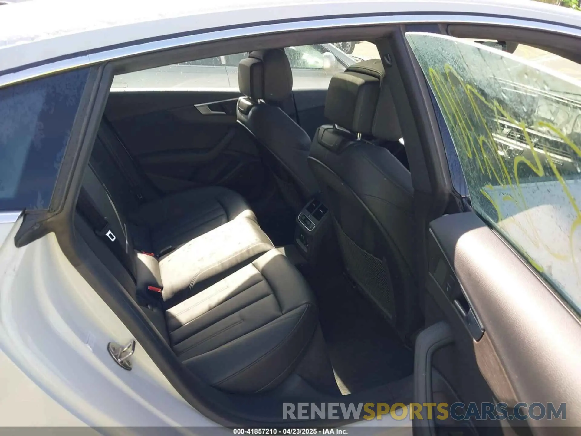 8 Photograph of a damaged car WAUENCF59KA097799 AUDI A5 2019
