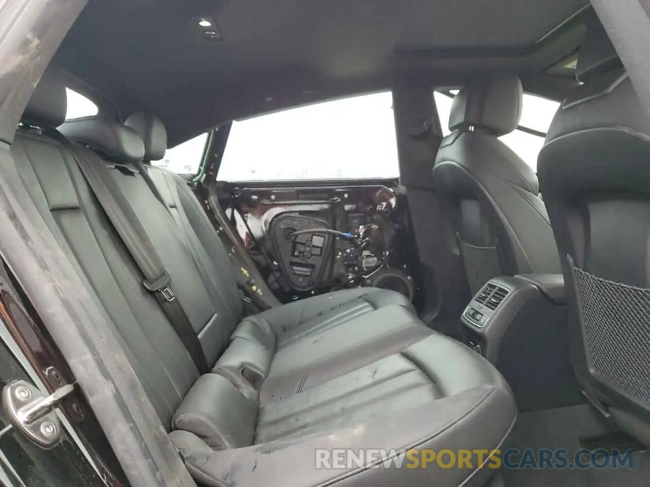 10 Photograph of a damaged car WAUENCF5XKA037644 AUDI A5 2019