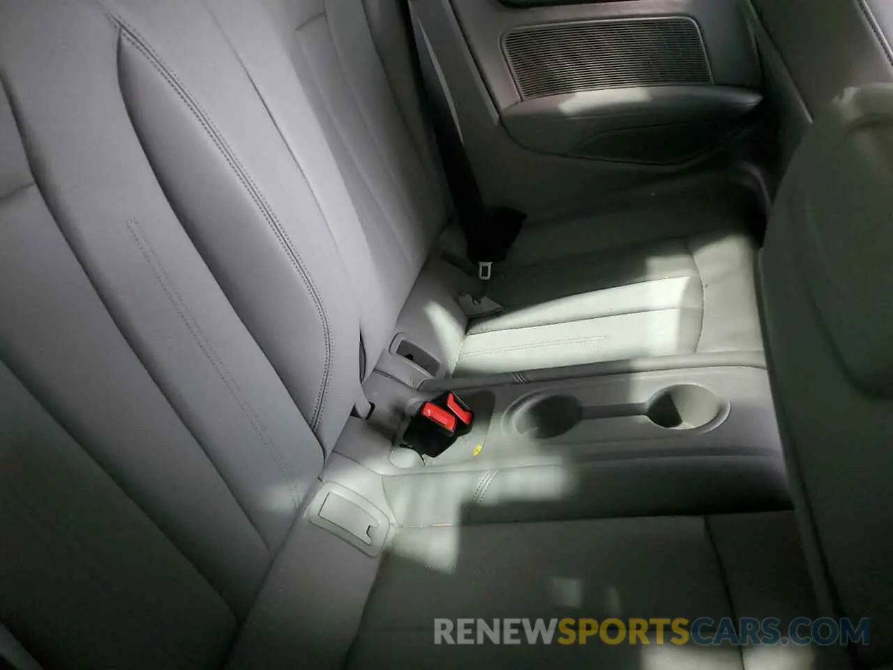 10 Photograph of a damaged car WAUYNGF56KN001933 AUDI A5 2019