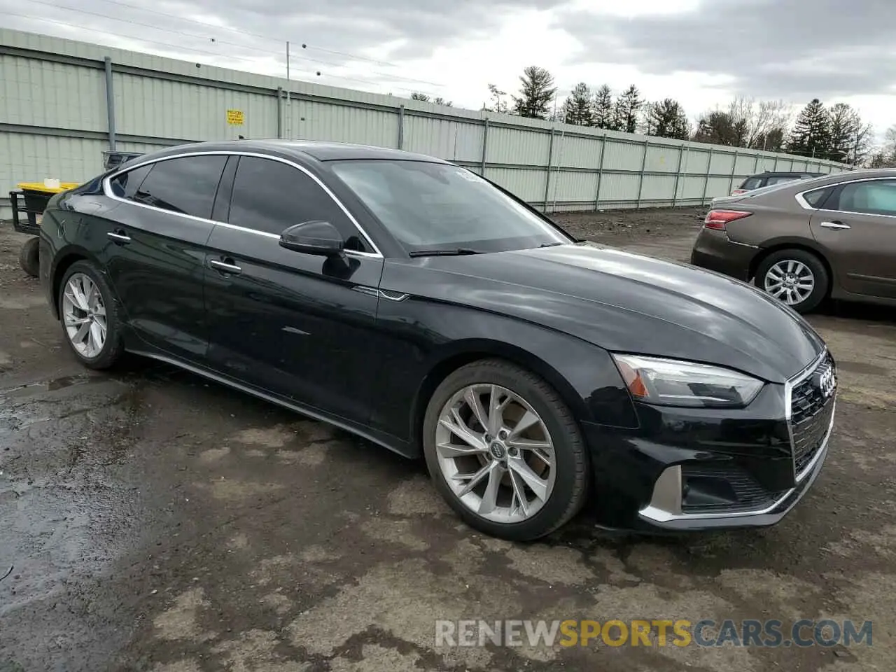 4 Фотография поврежденного автомобиля WAUABCF50MA010821 AUDI A5 2021
