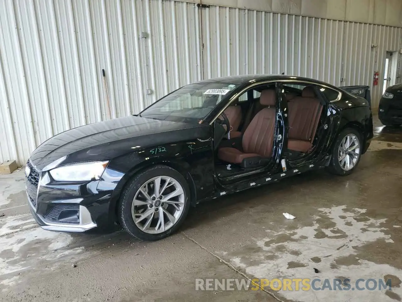 1 Фотография поврежденного автомобиля WAUCBCF51MA019651 AUDI A5 2021