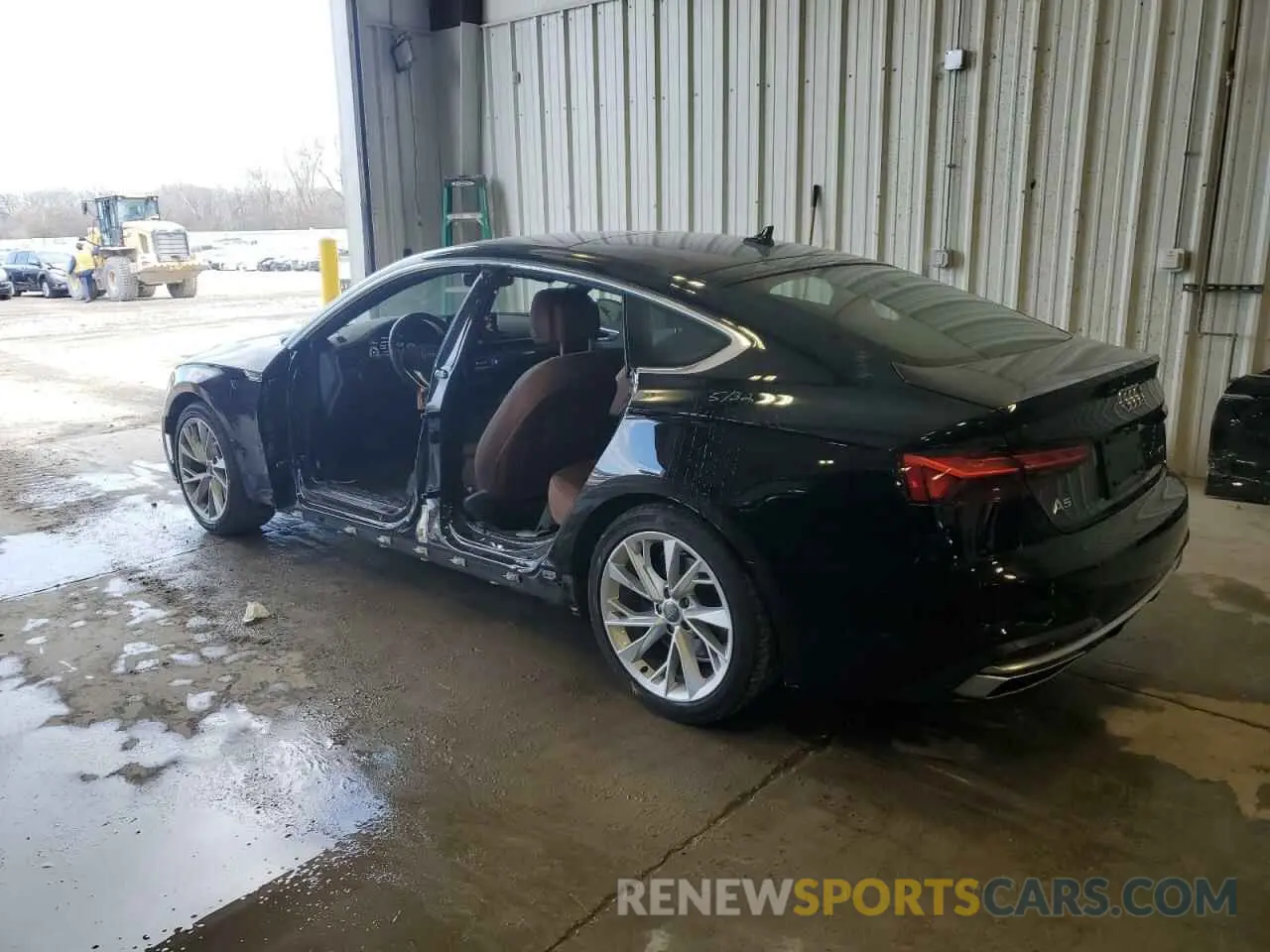 2 Фотография поврежденного автомобиля WAUCBCF51MA019651 AUDI A5 2021