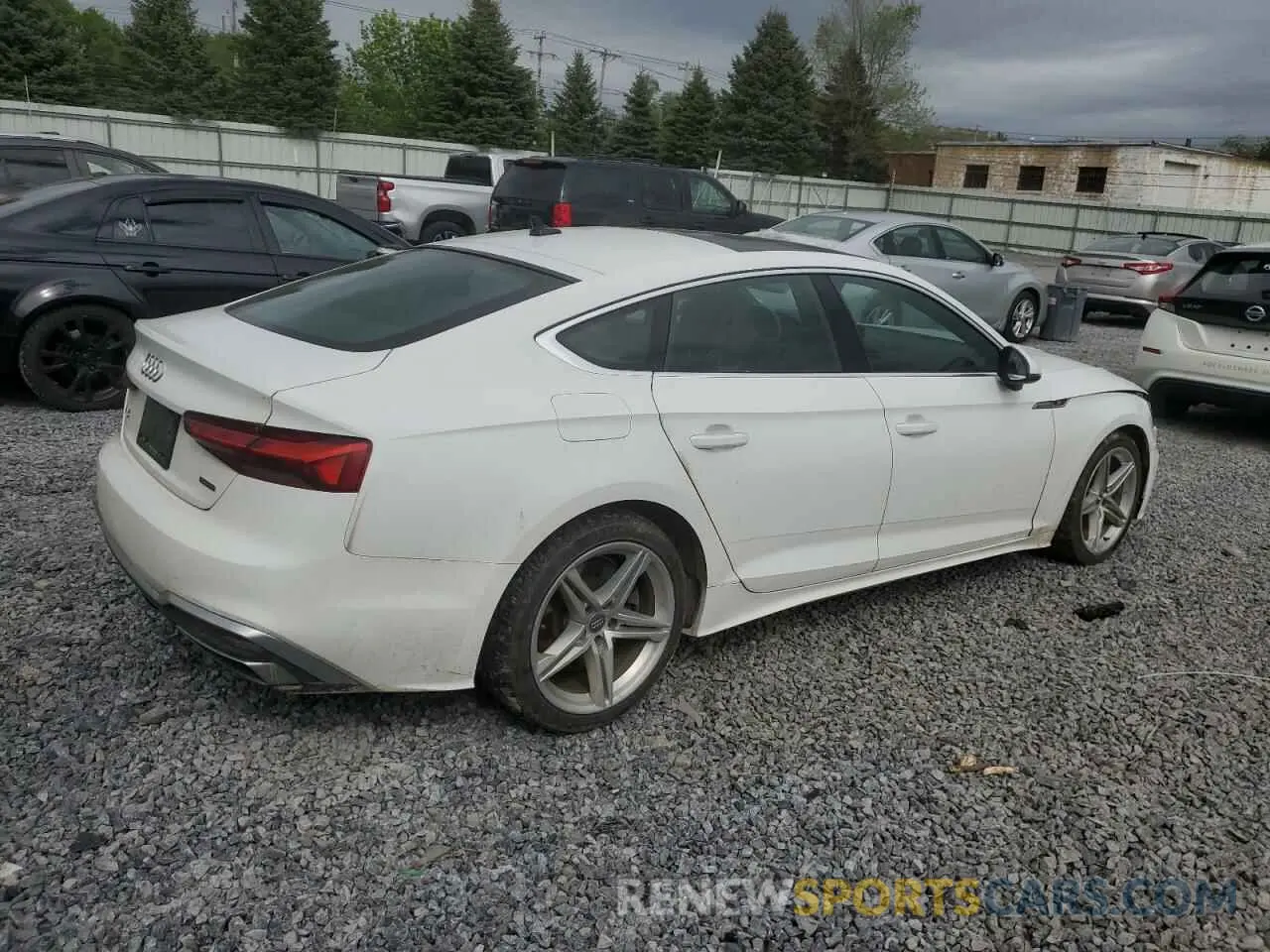 3 Photograph of a damaged car WAUDACF51MA016689 AUDI A5 2021