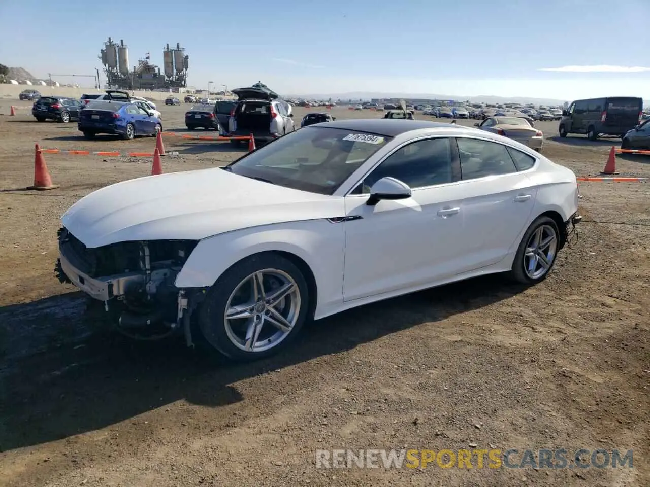 1 Фотография поврежденного автомобиля WAUDACF59MA017704 AUDI A5 2021