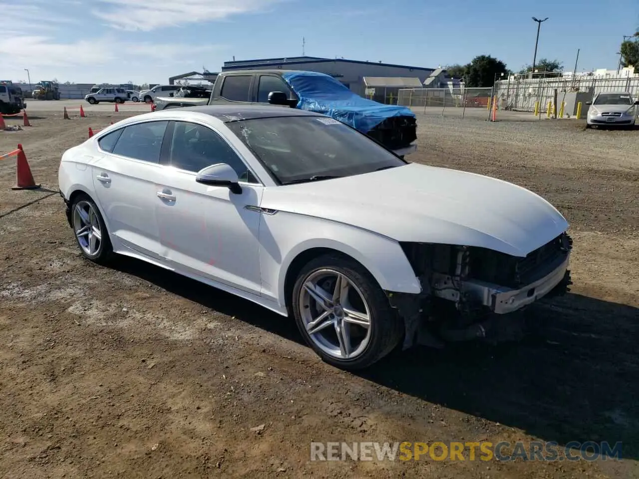 4 Фотография поврежденного автомобиля WAUDACF59MA017704 AUDI A5 2021