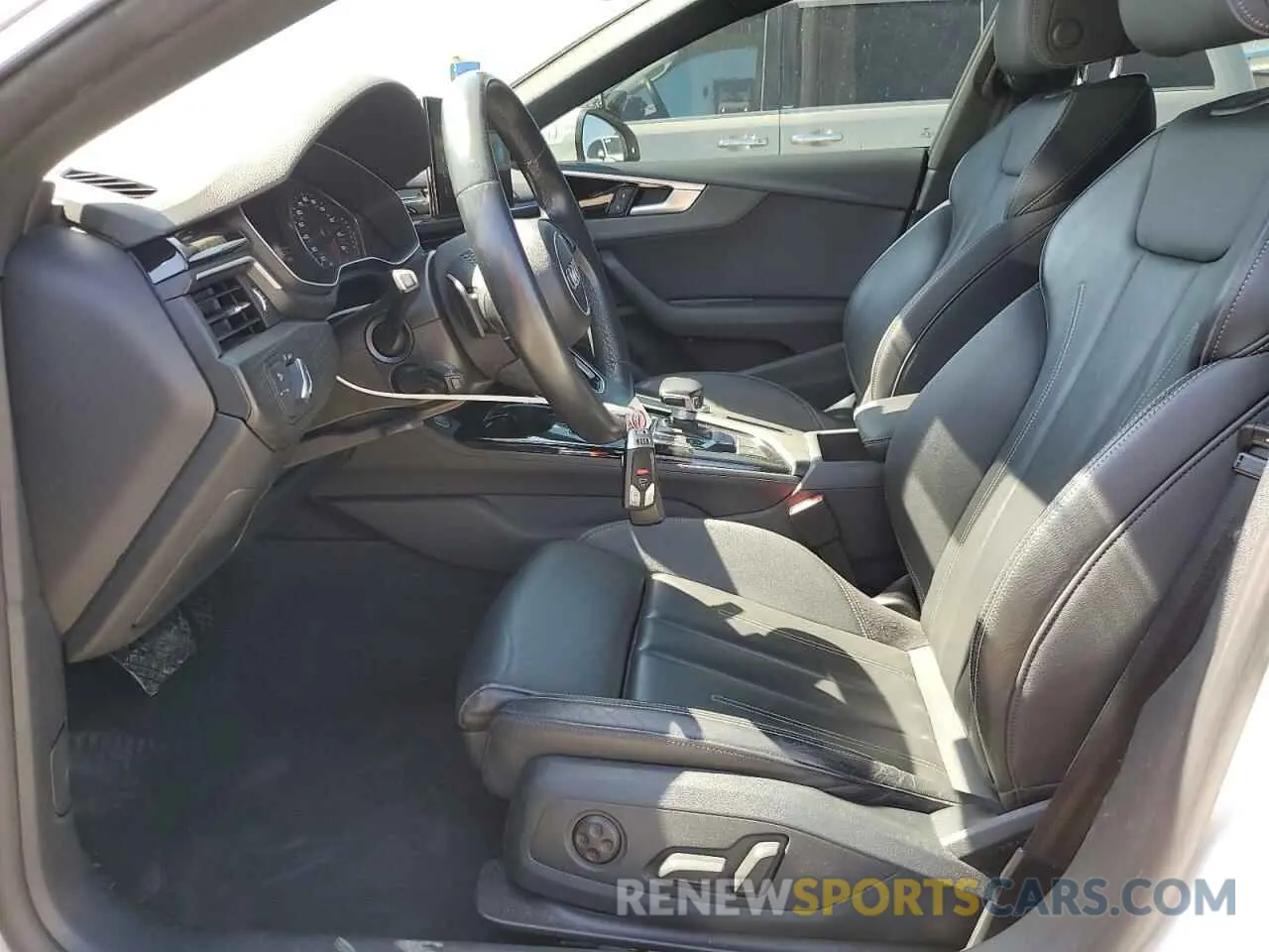 7 Photograph of a damaged car WAUDACF5XMA057130 AUDI A5 2021